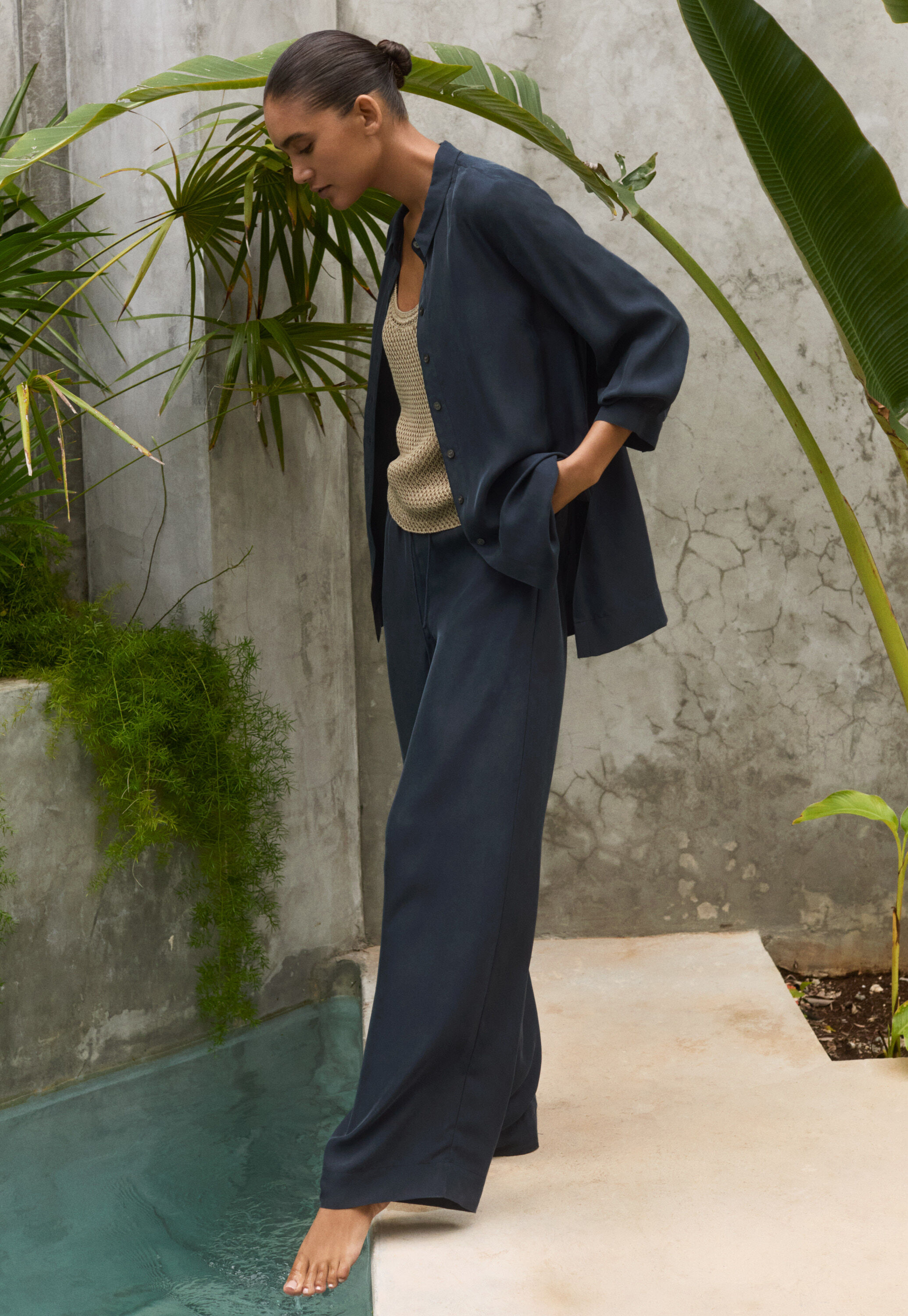 Wide-leg drawstring trousers