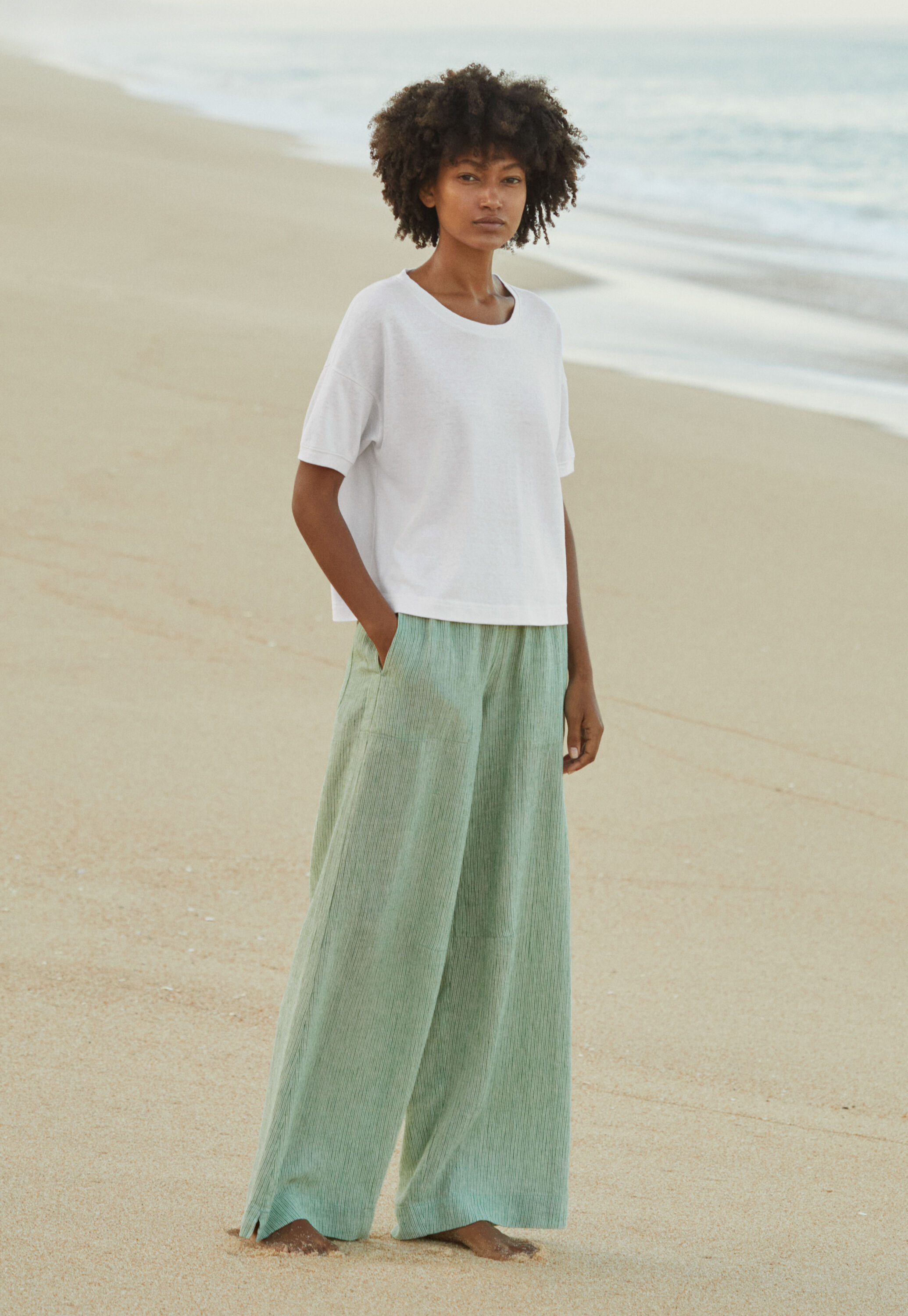 Wide-leg trousers