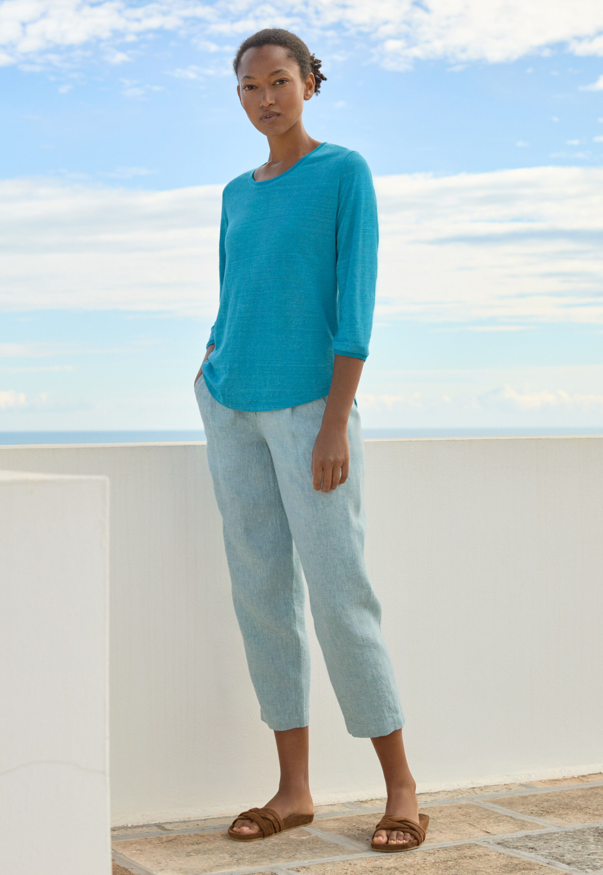 Cropped tapered trousers