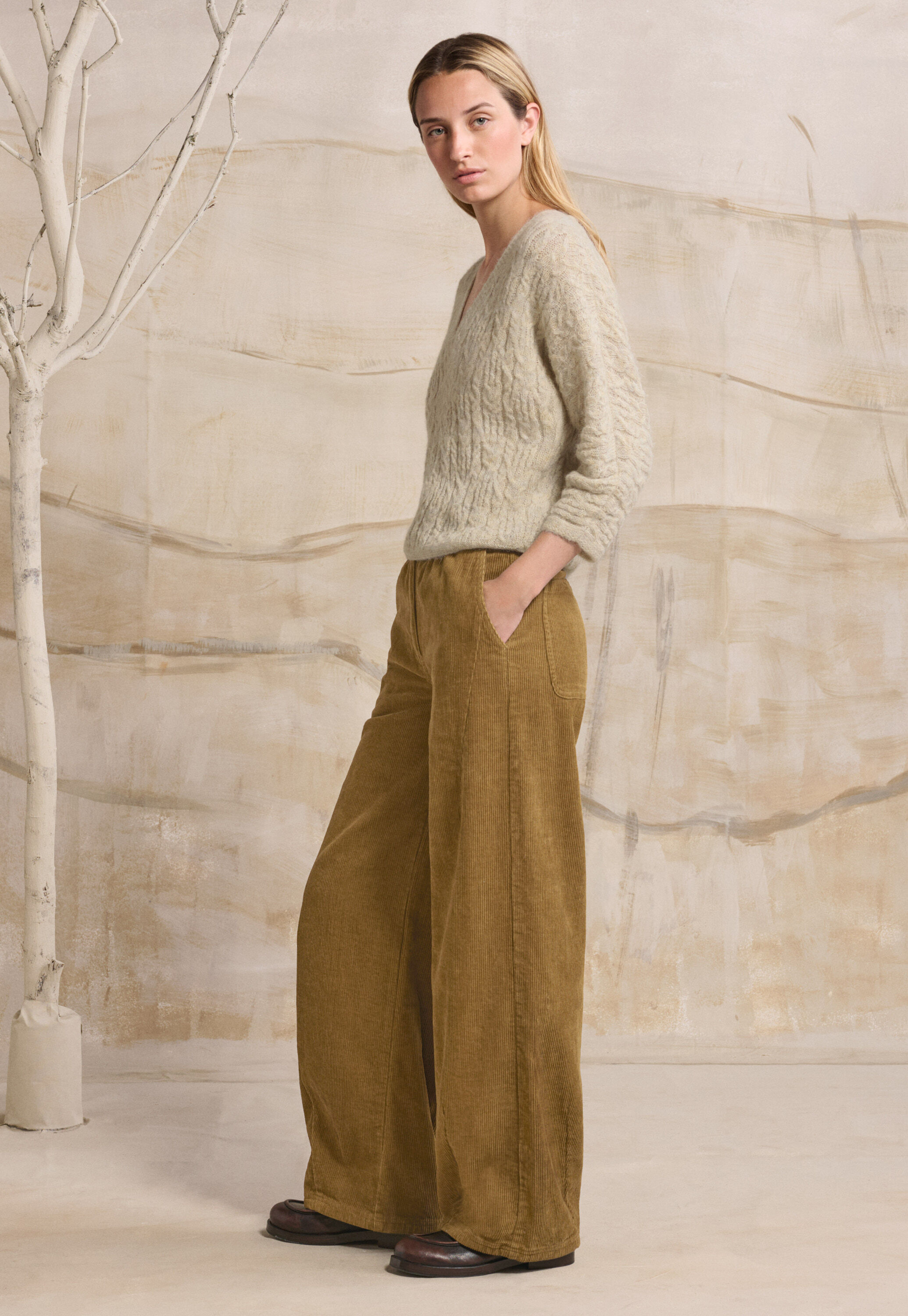 Cord dart-hem trousers