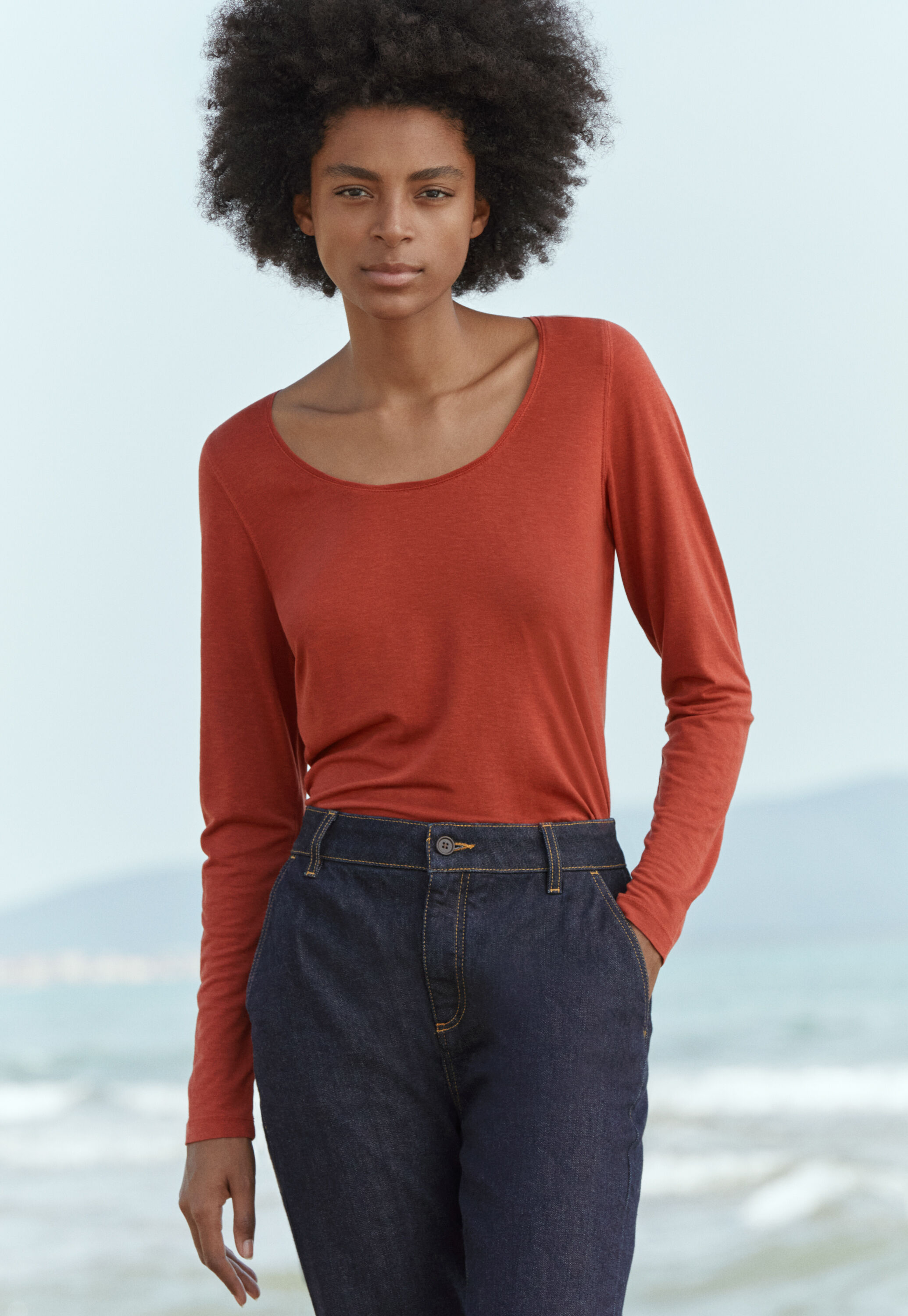 Scoop neck top