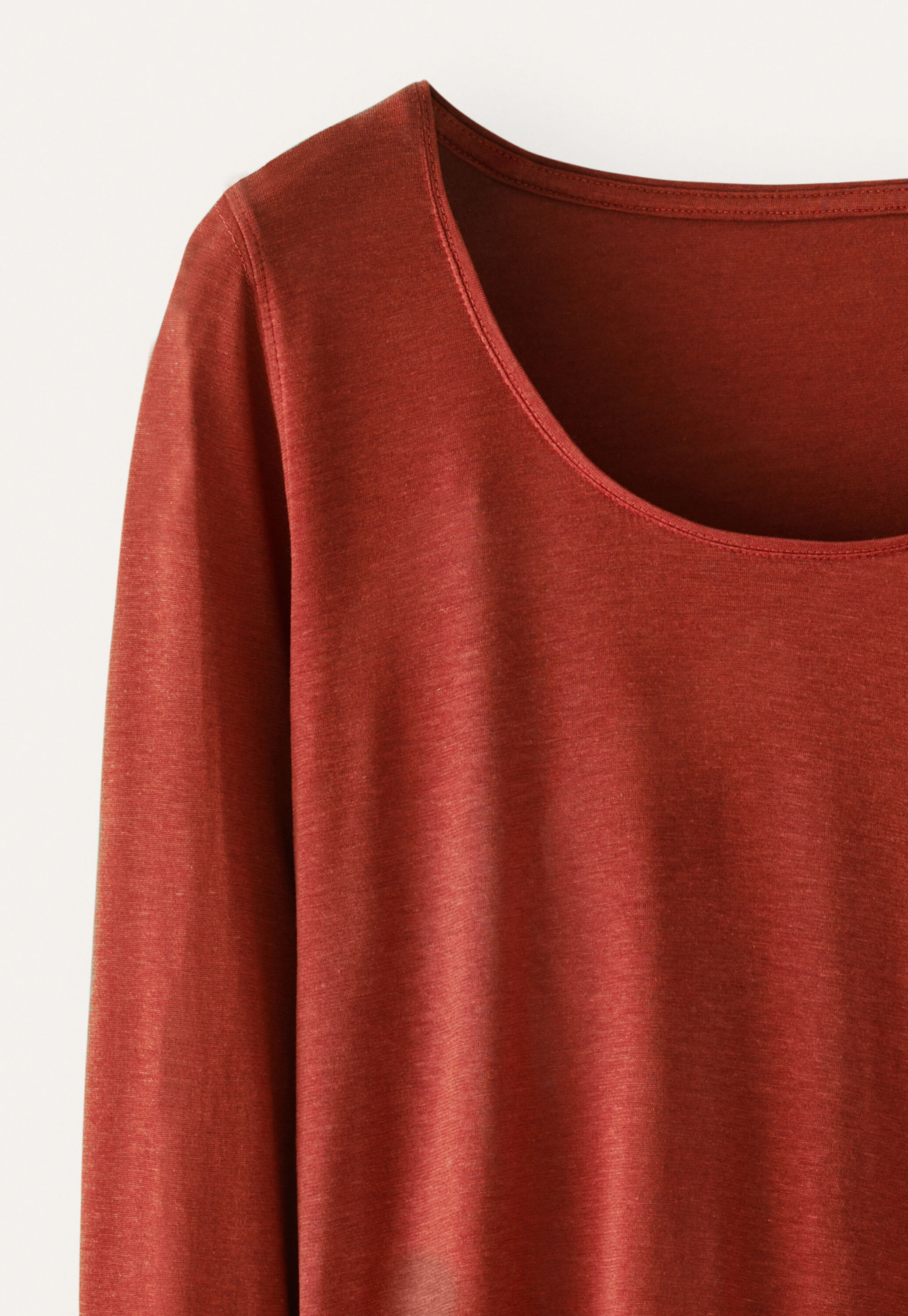 Scoop neck top