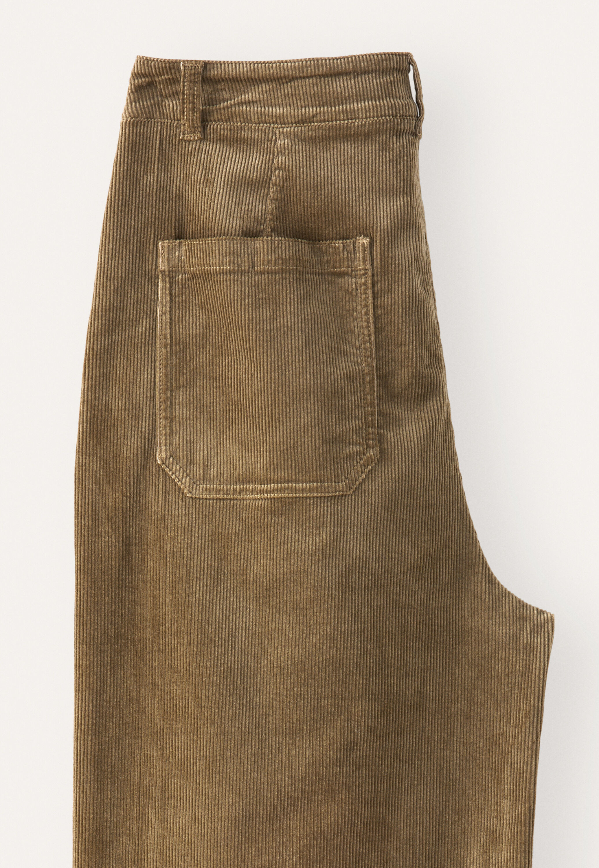 Barrel-leg trousers