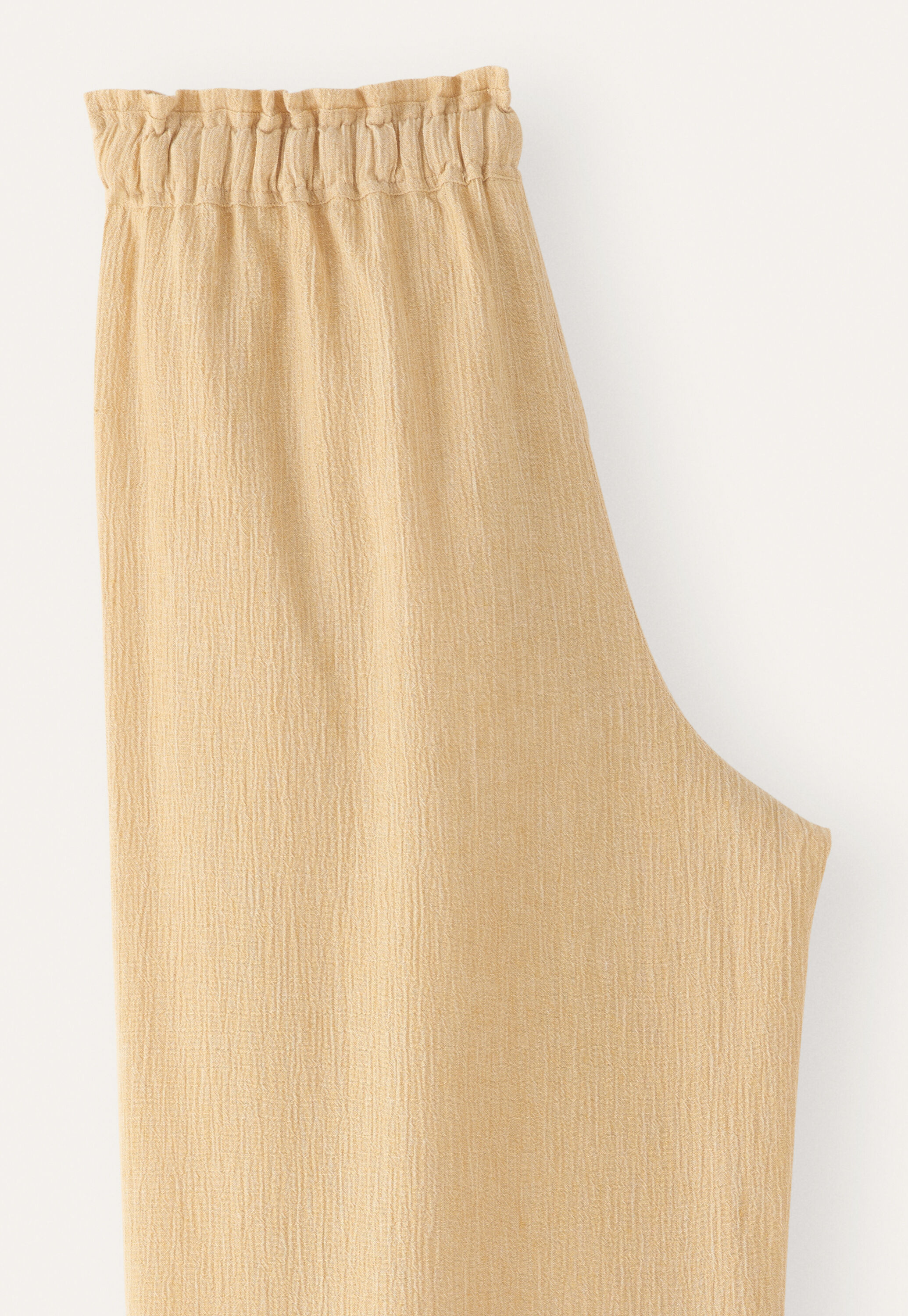 Wide cropped trousers