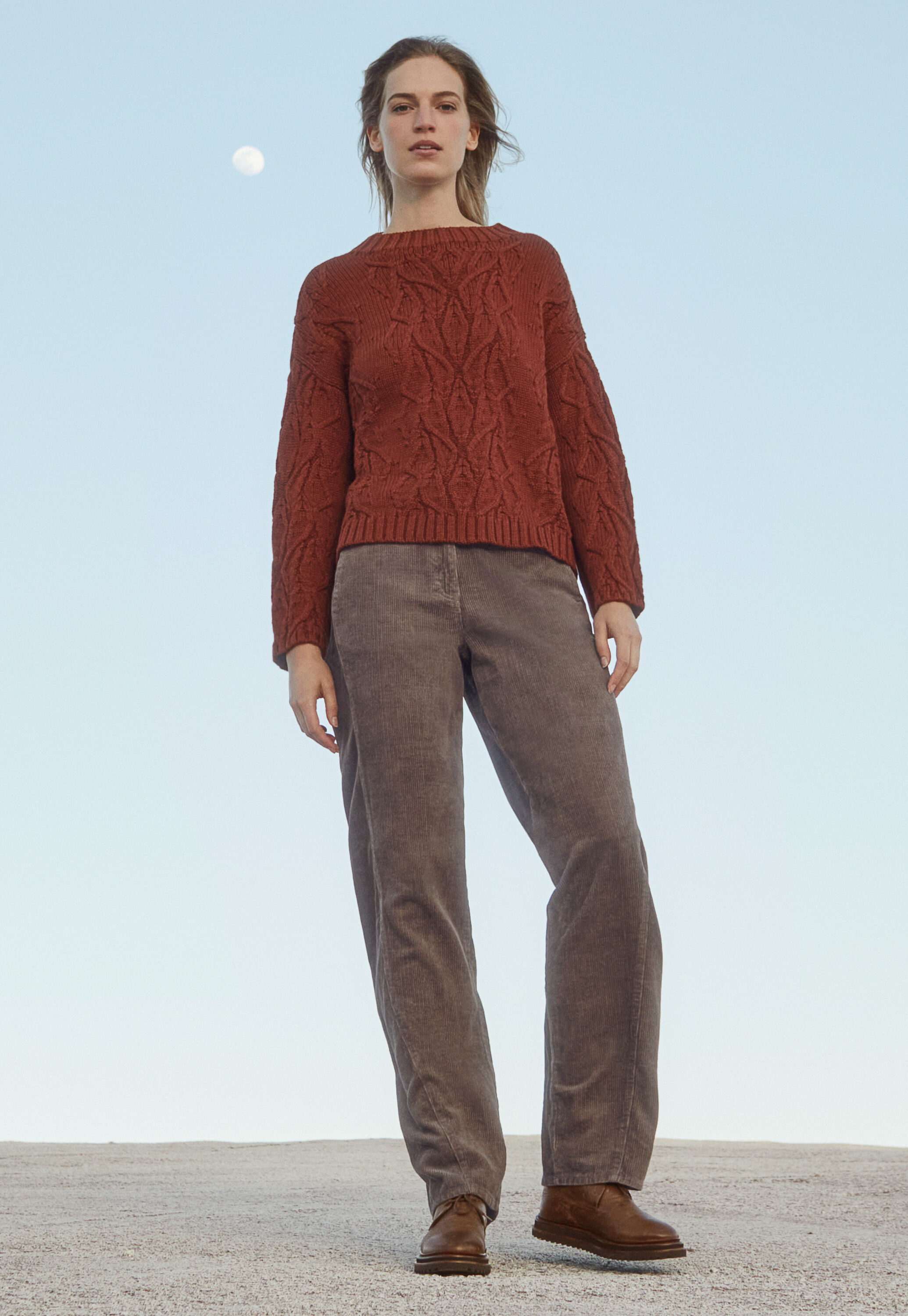 Straight-leg trousers