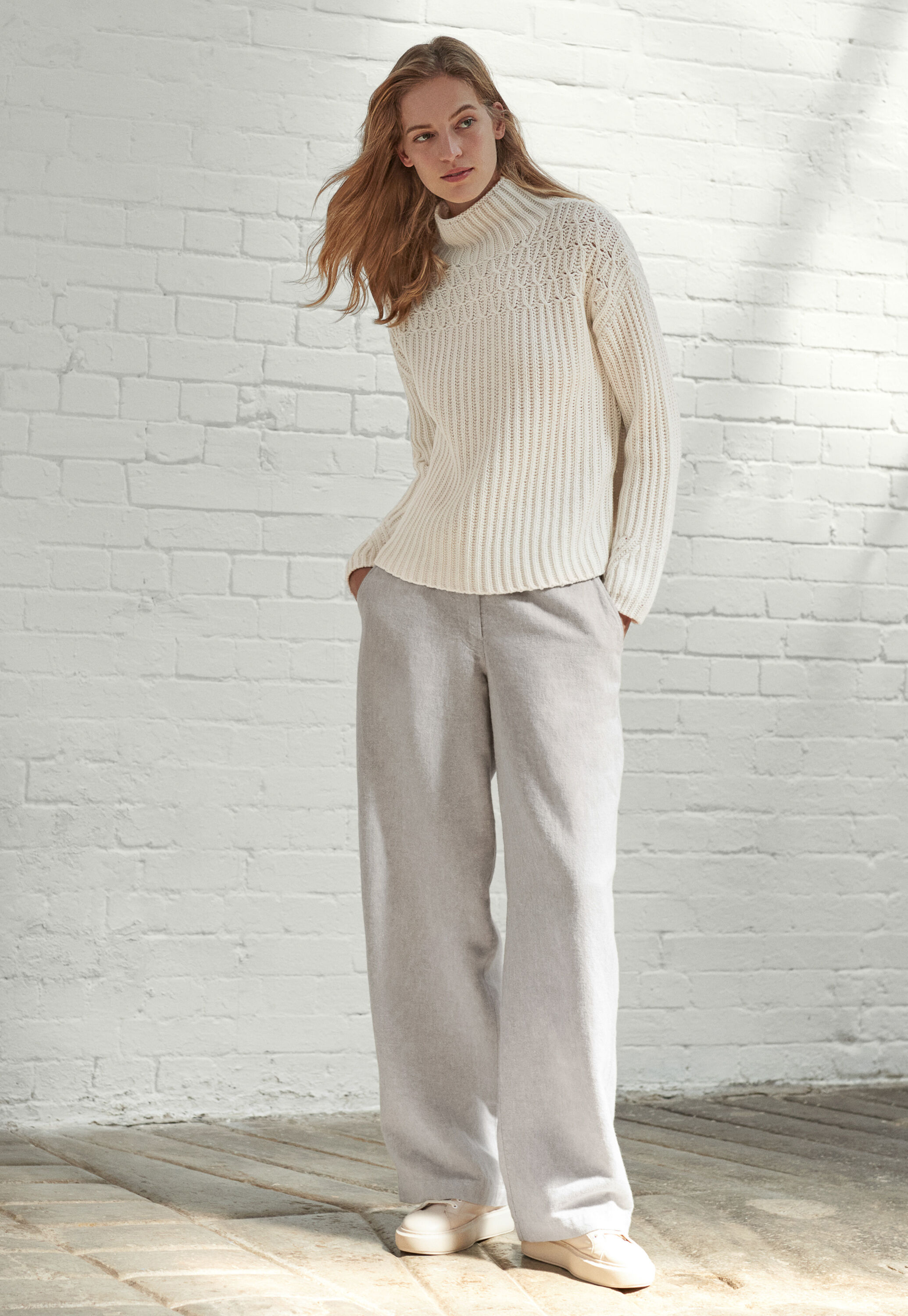 Wide-leg trousers