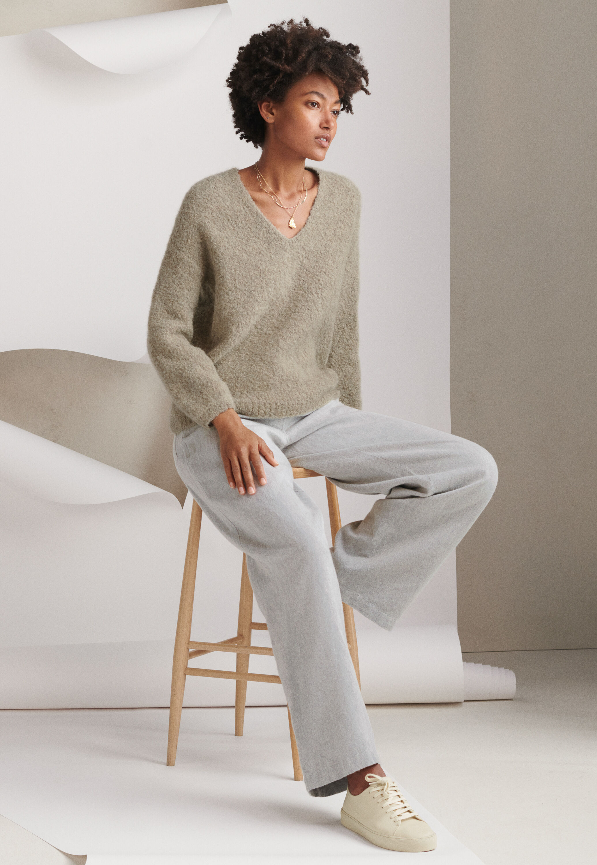 Wide-leg trousers