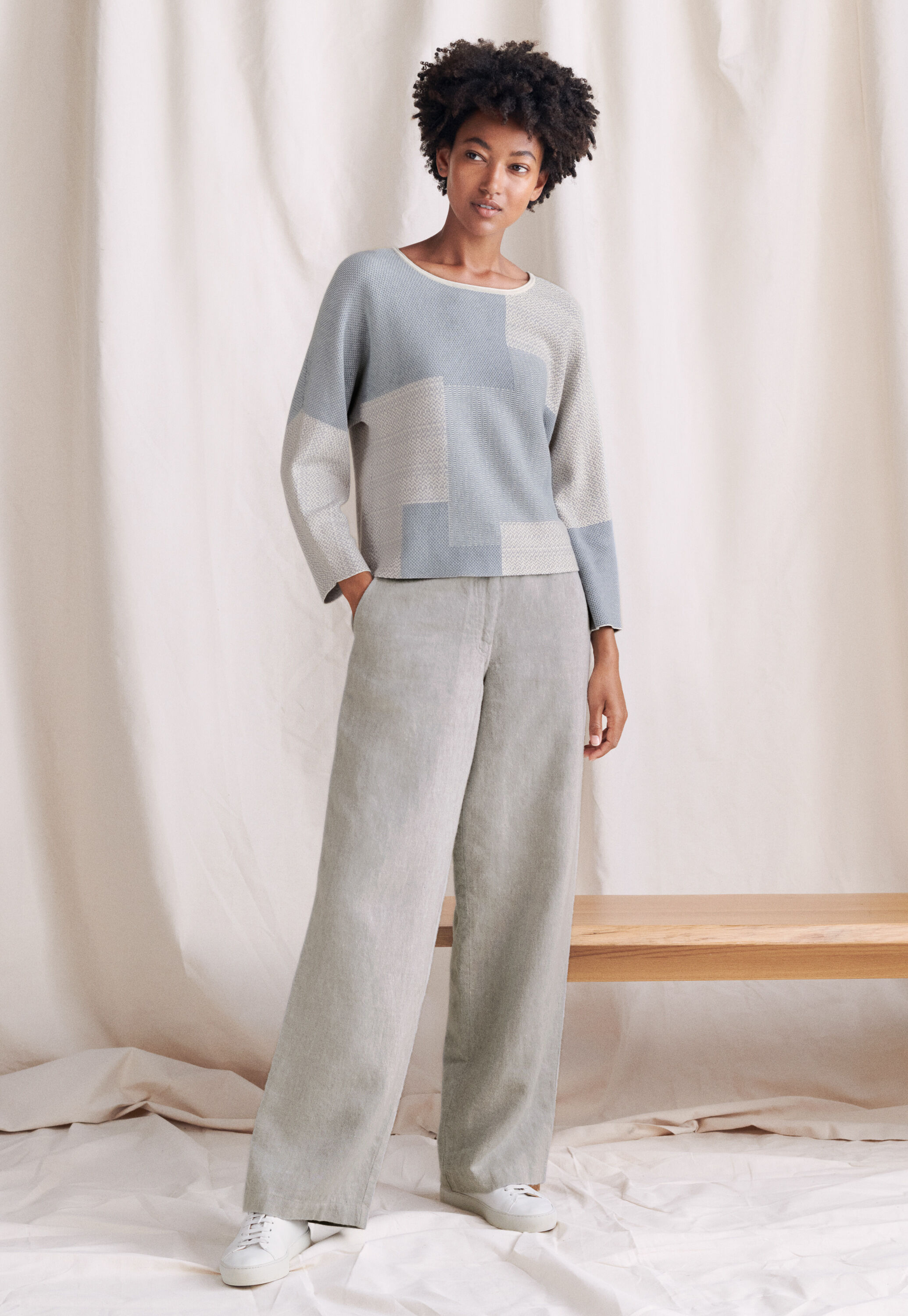 Wide-leg trousers