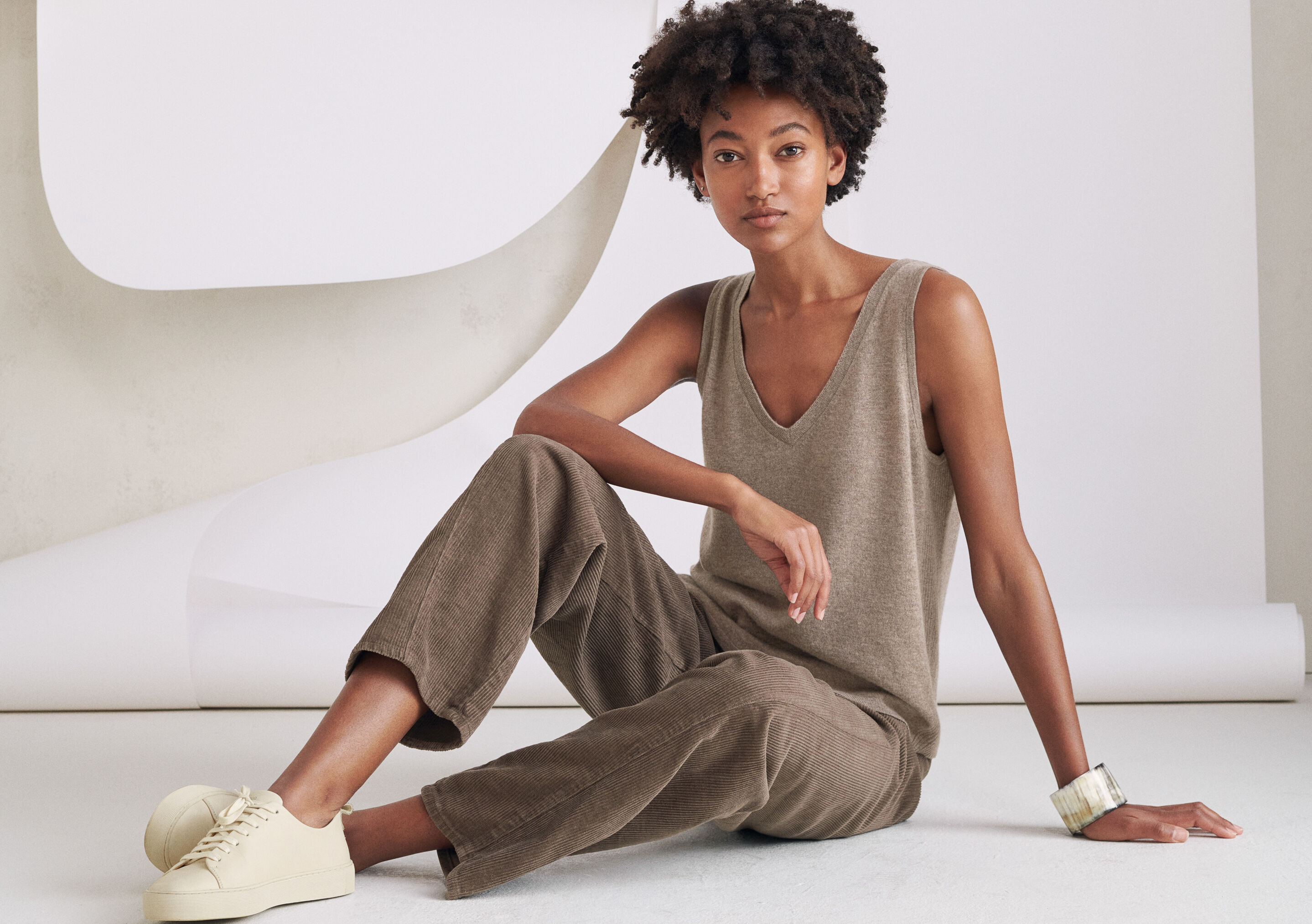 Straight-leg trousers
