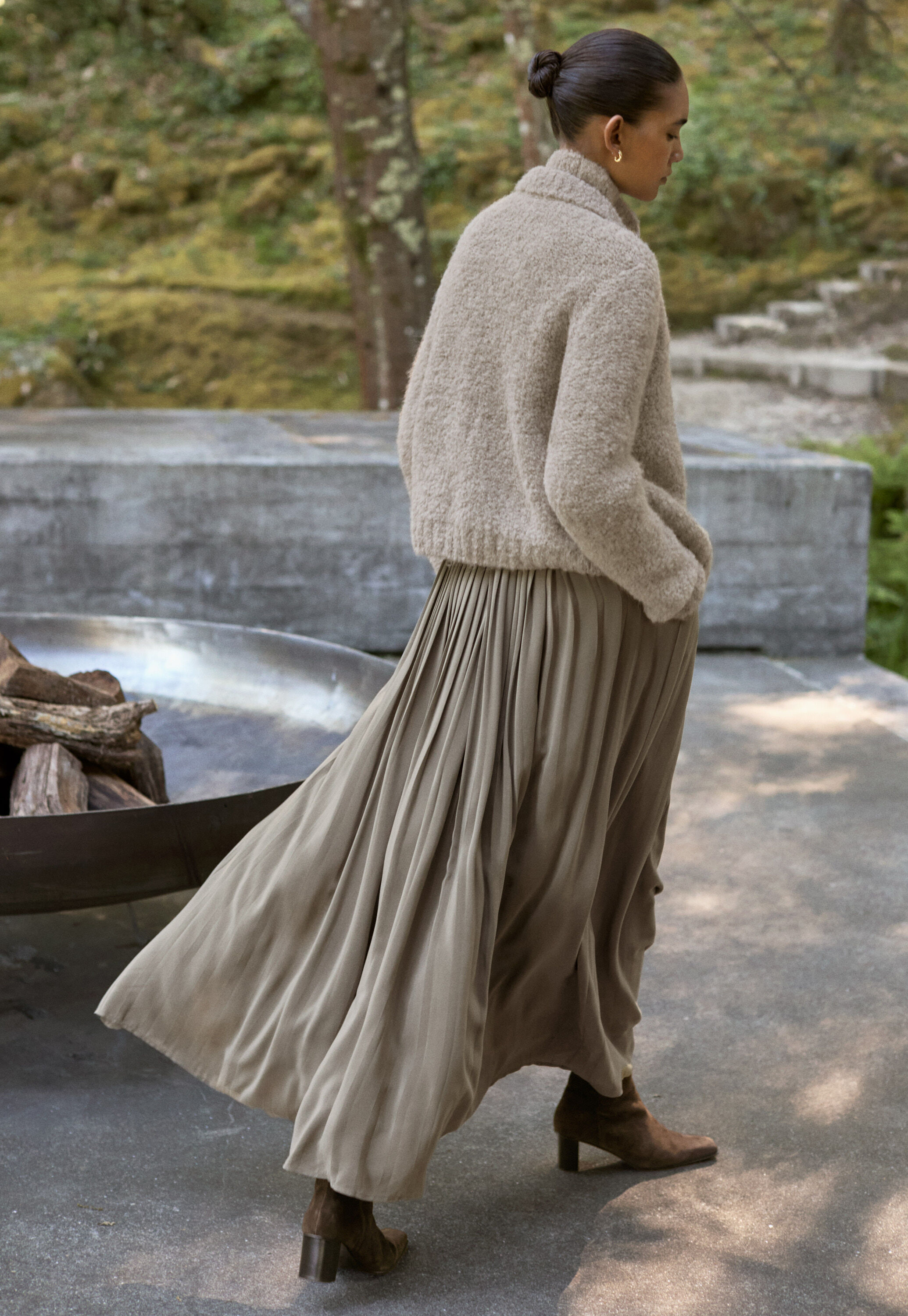 Long pleated skirt