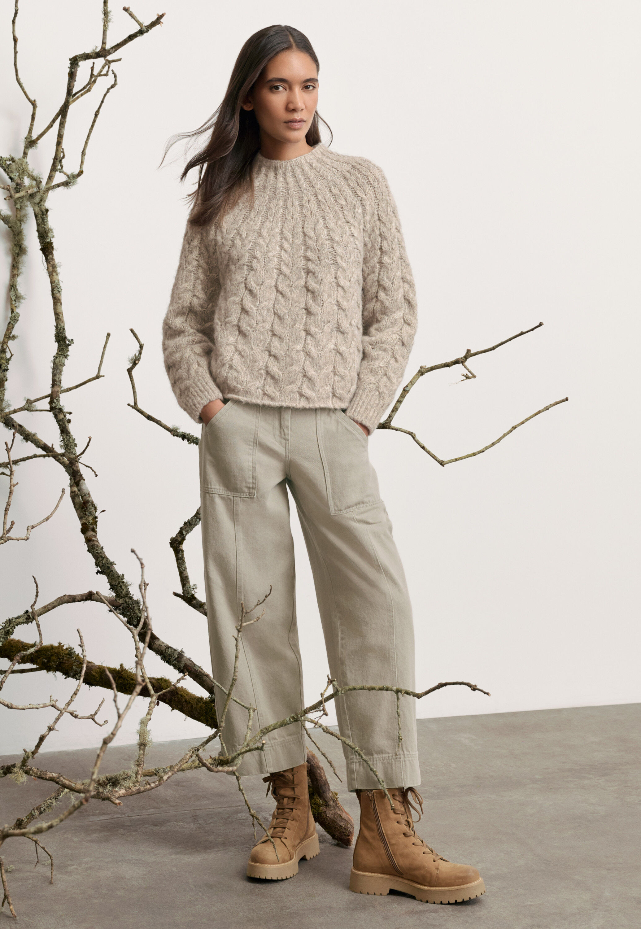 Cropped seam-detail trousers