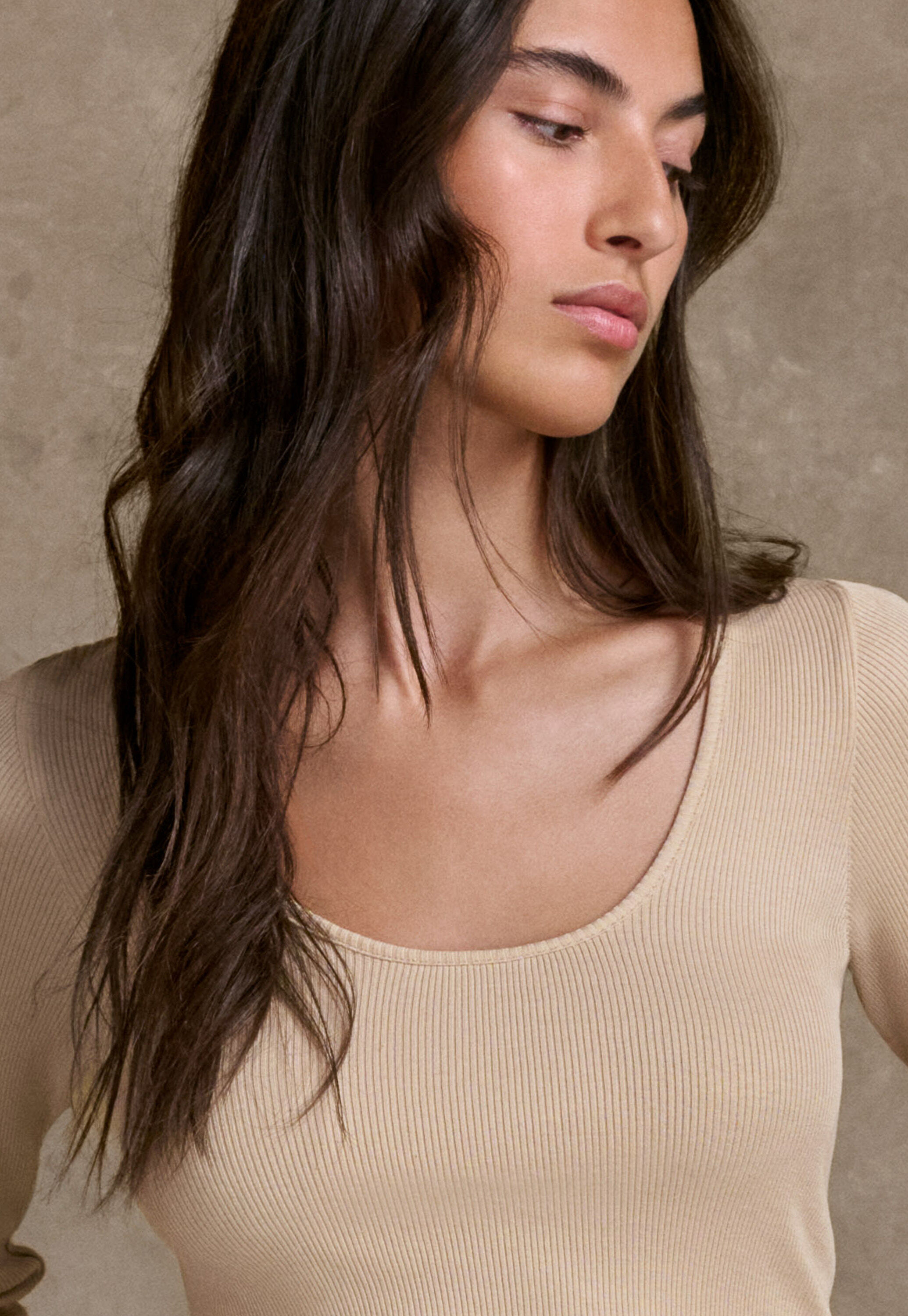 Scoop-neck top