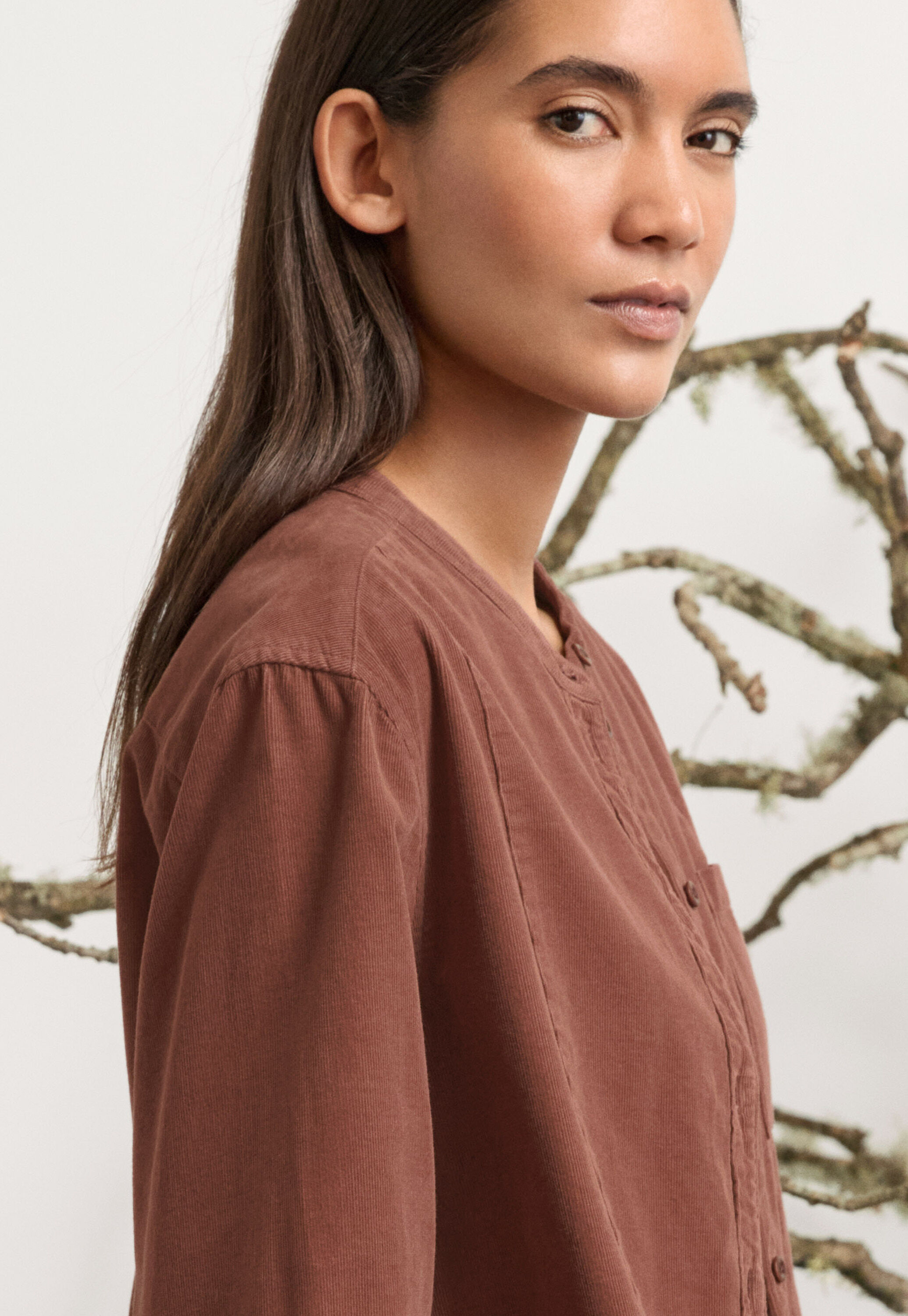 Fine-wale cord shirt