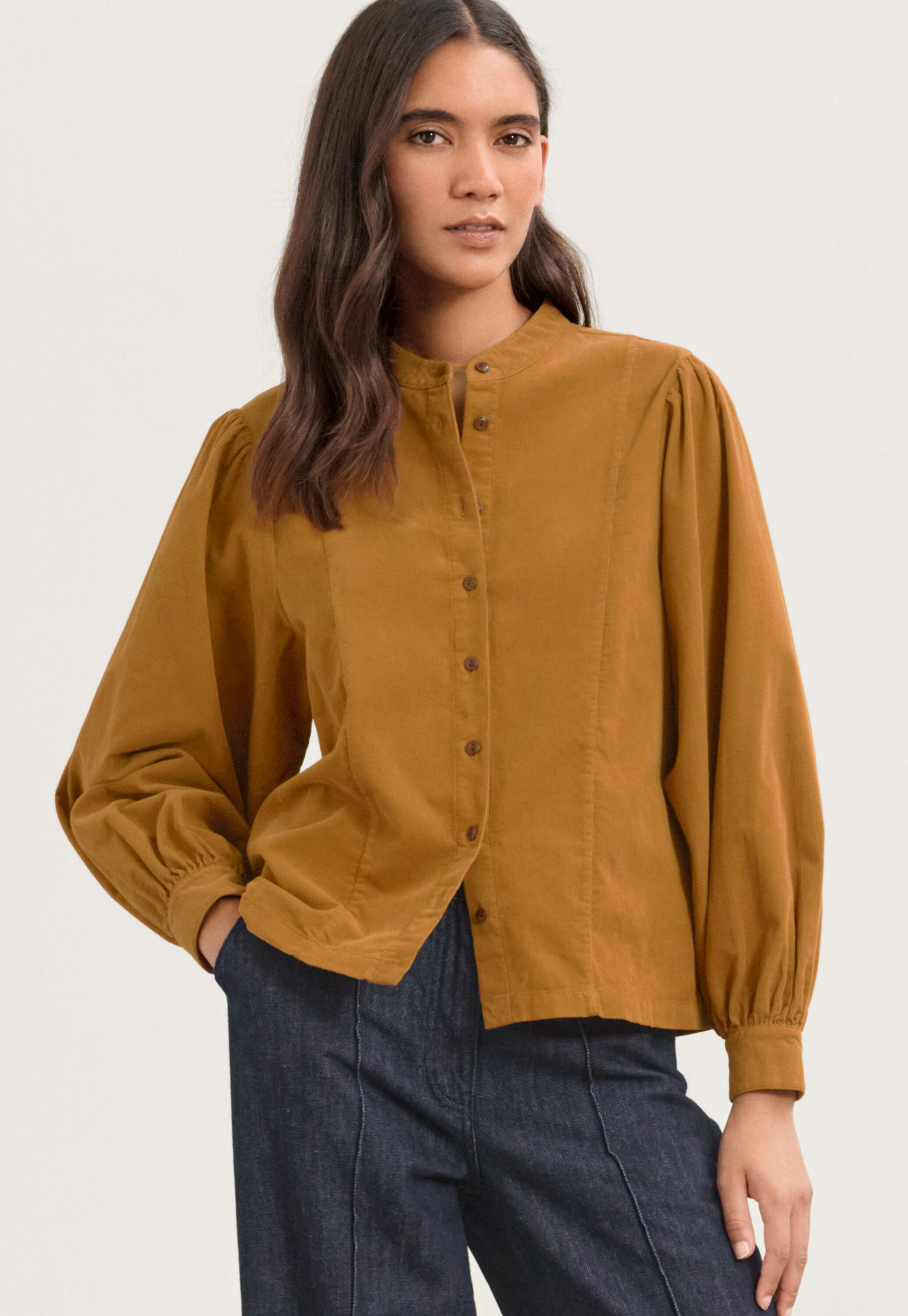 Gathered sleeve blouse