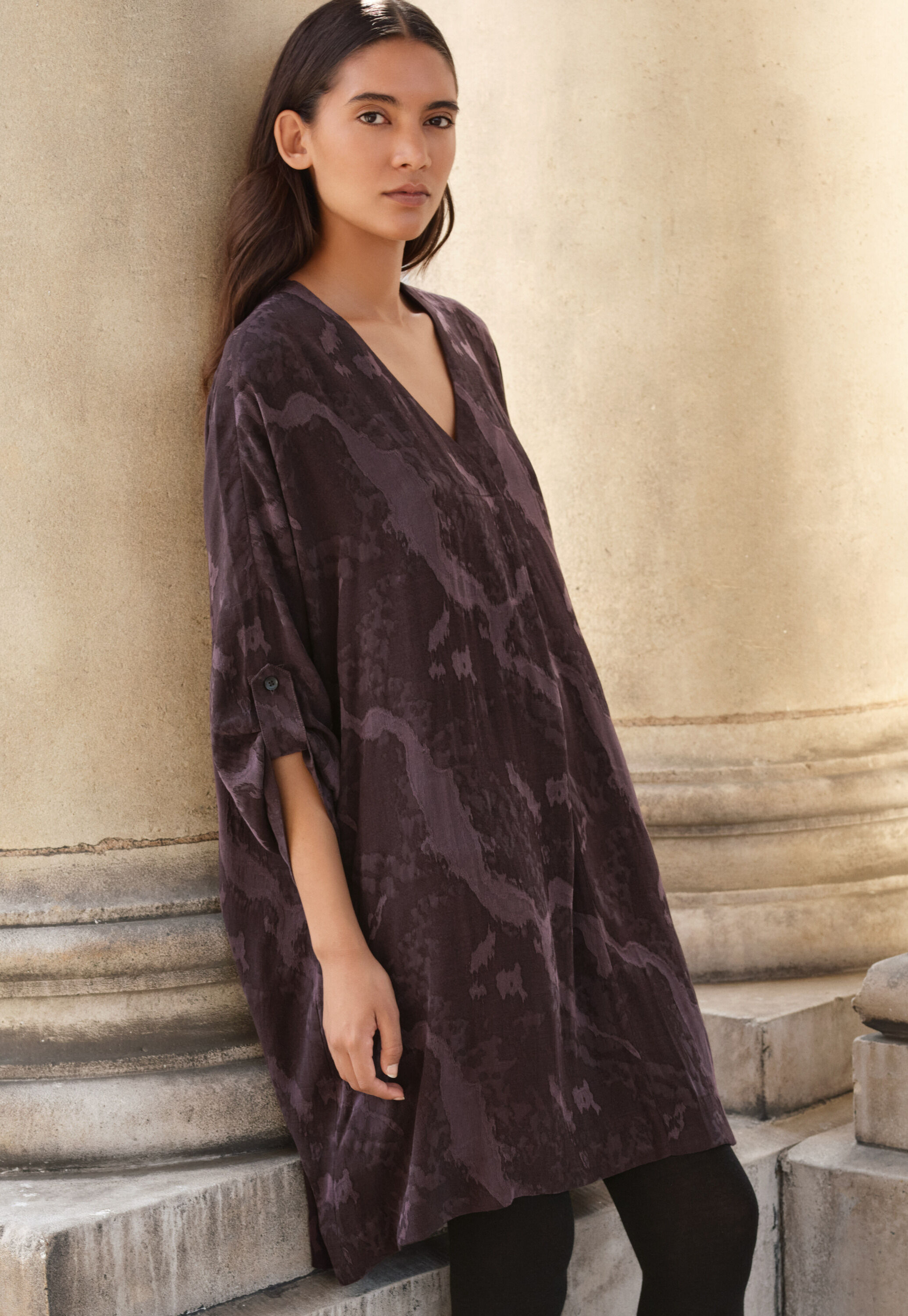 Jacquard v-neck dress, Aubergine, large