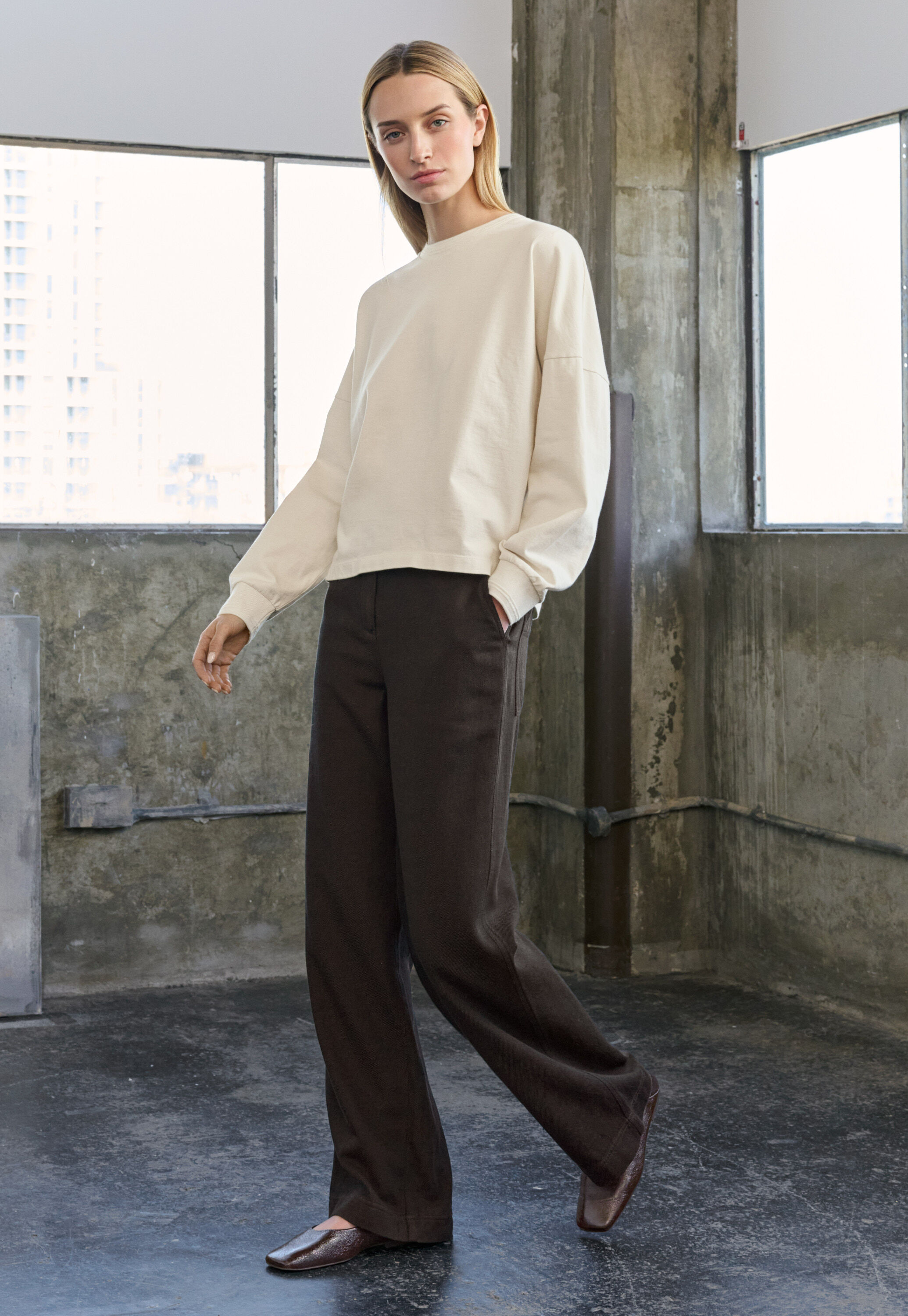 Straight-leg trousers