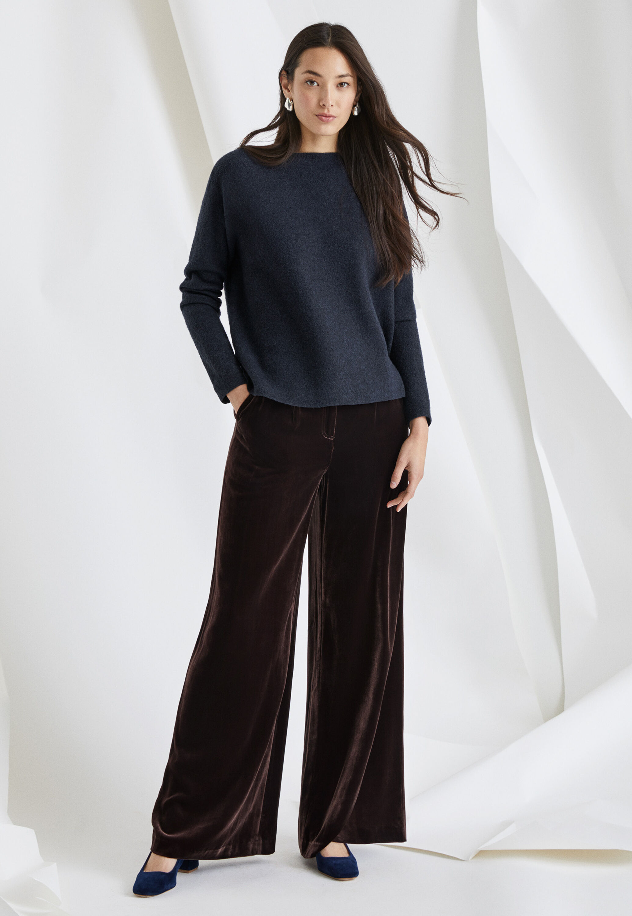 Wide-leg trousers