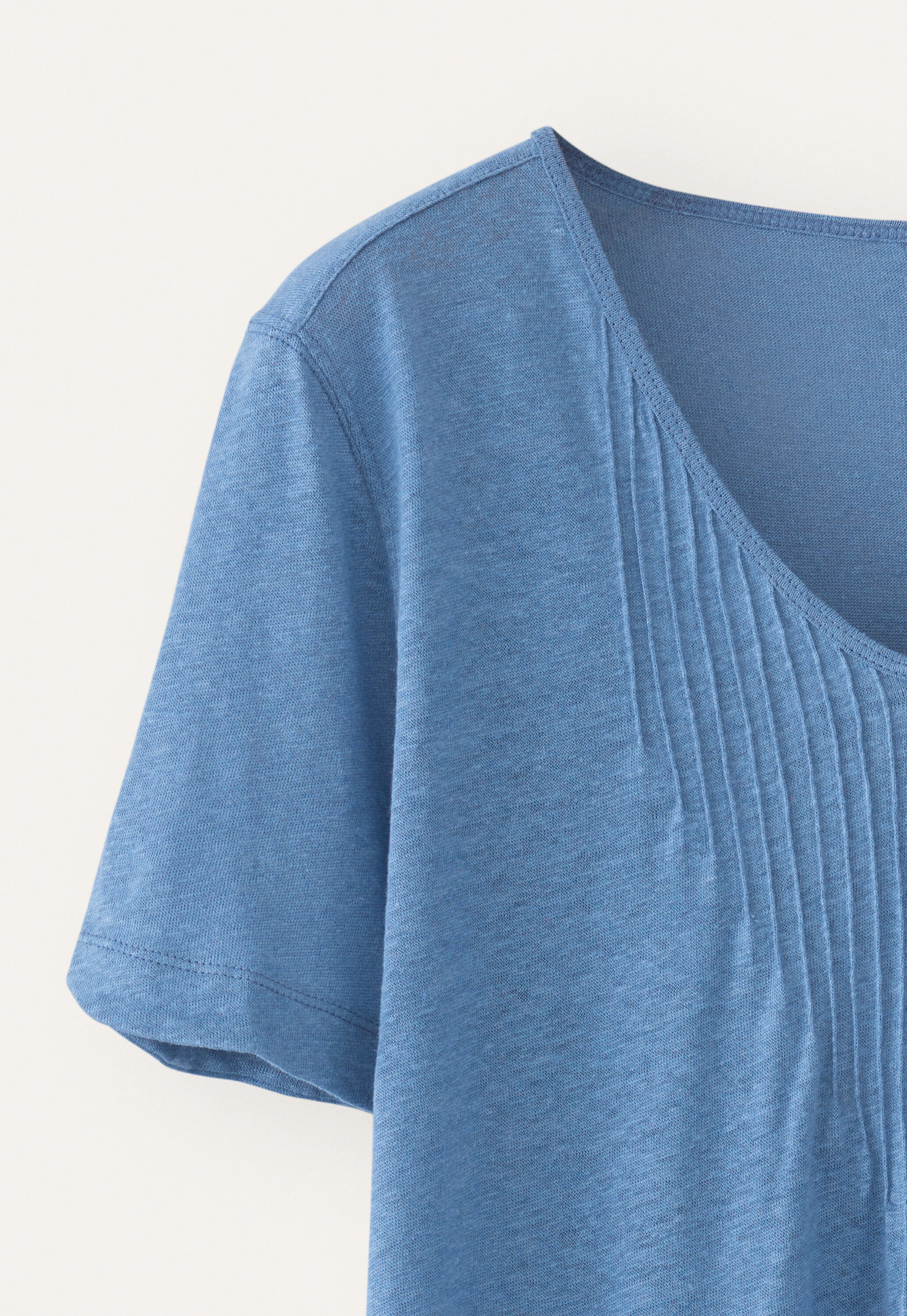 V-neck T-shirt