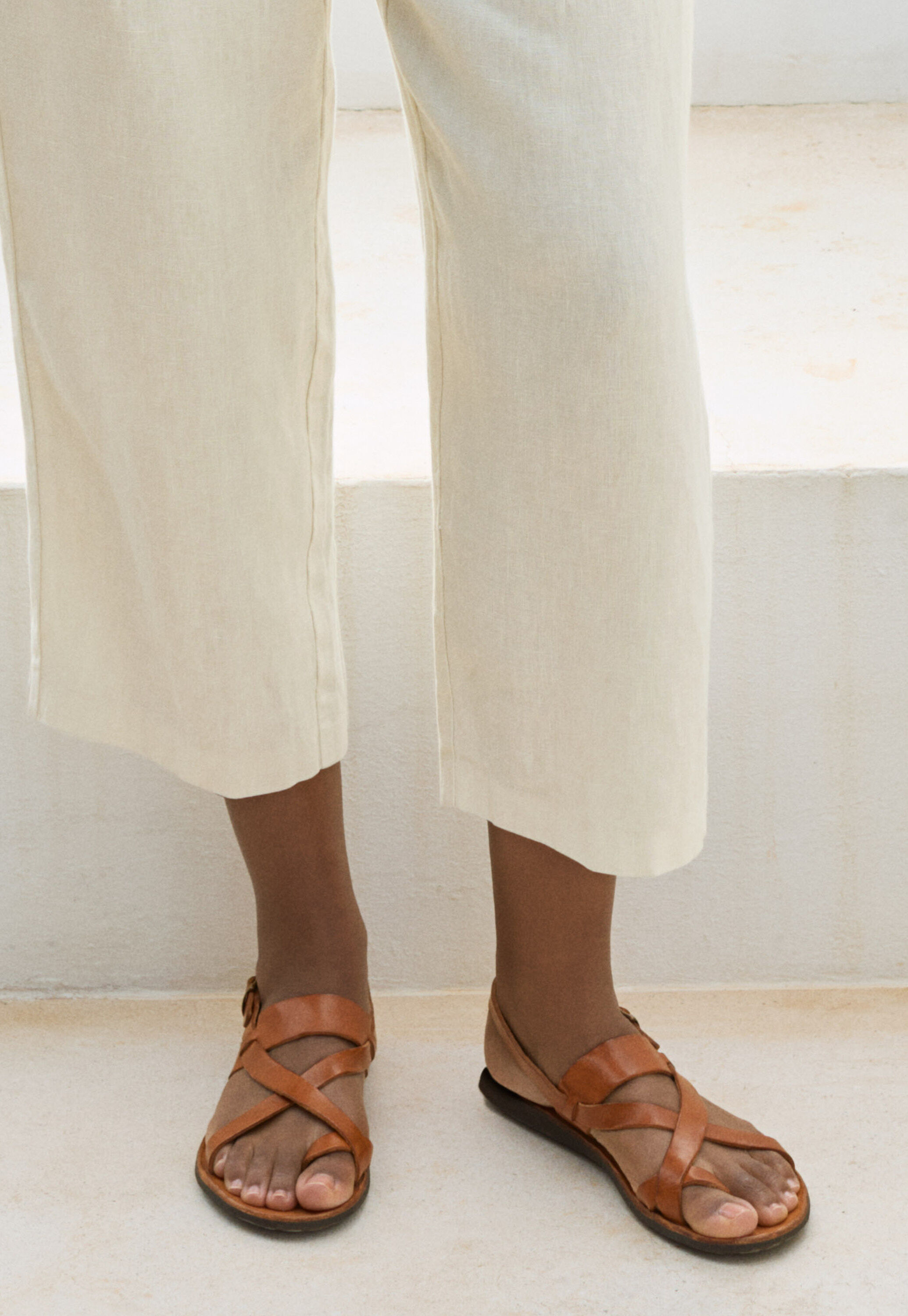 Sandals with buckle back-strap