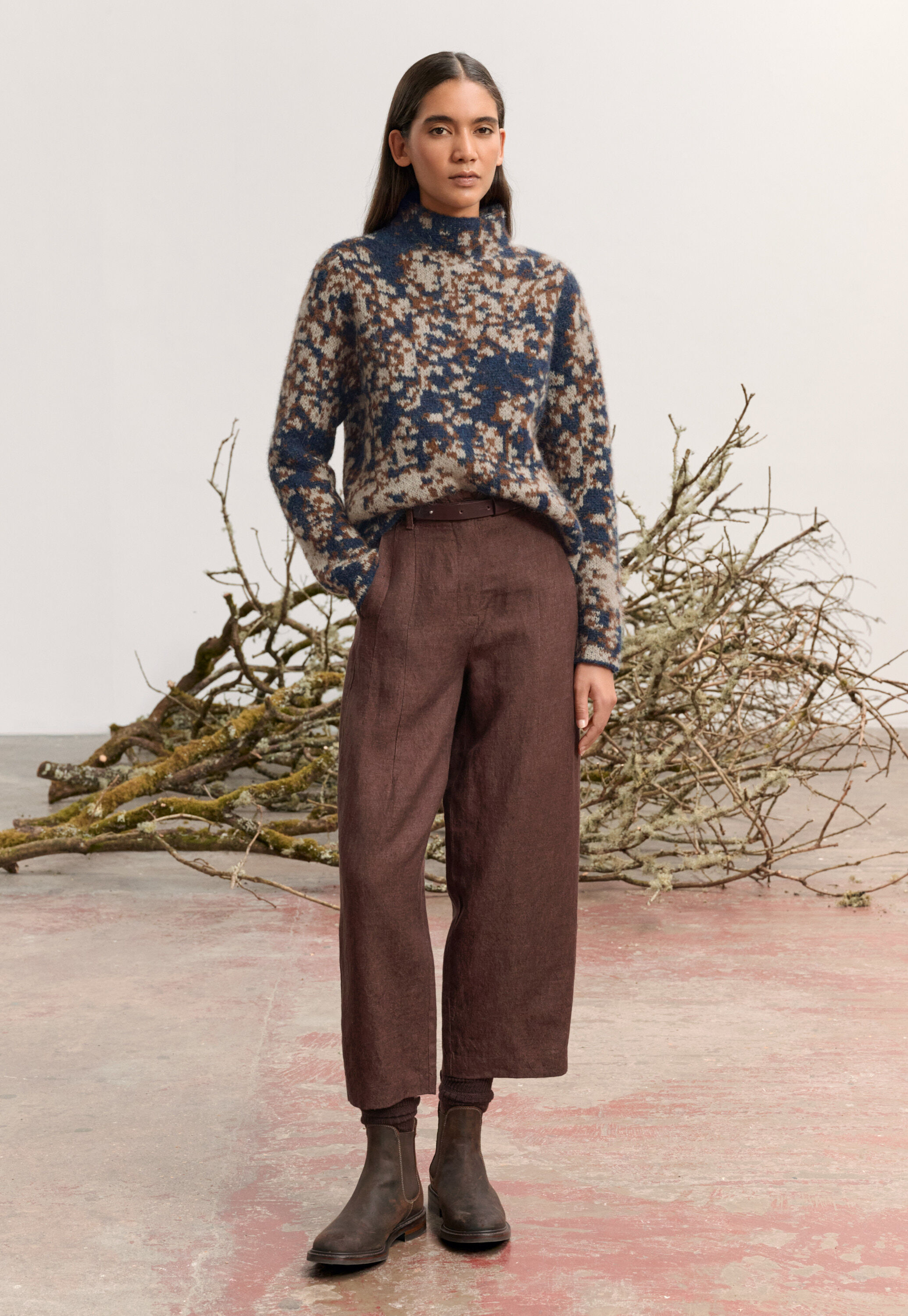 Barrel-leg trousers