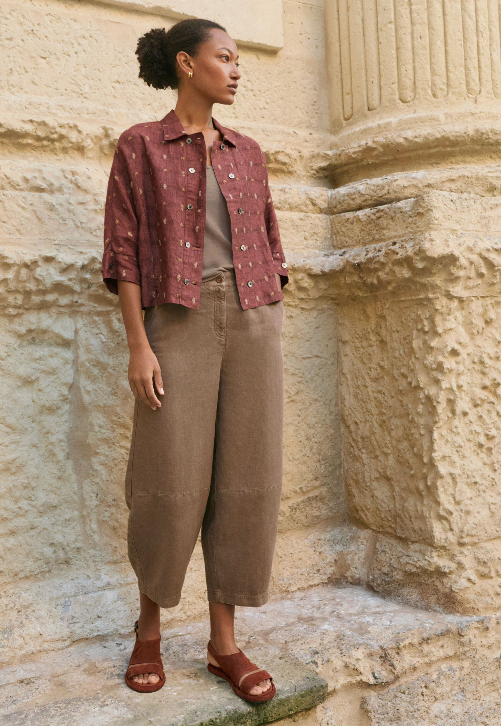 Barrel-leg trousers