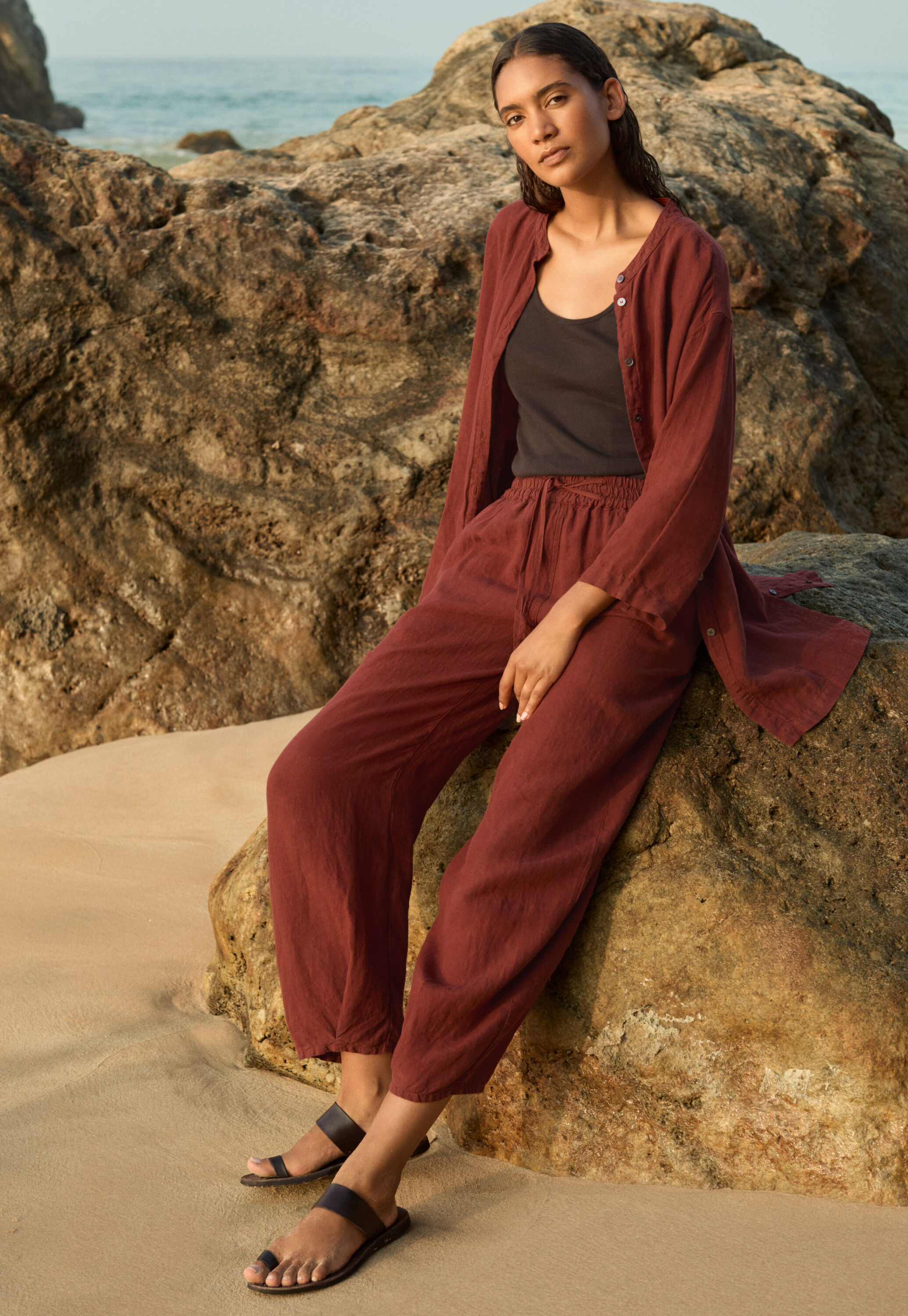 Pull-on tapered trousers