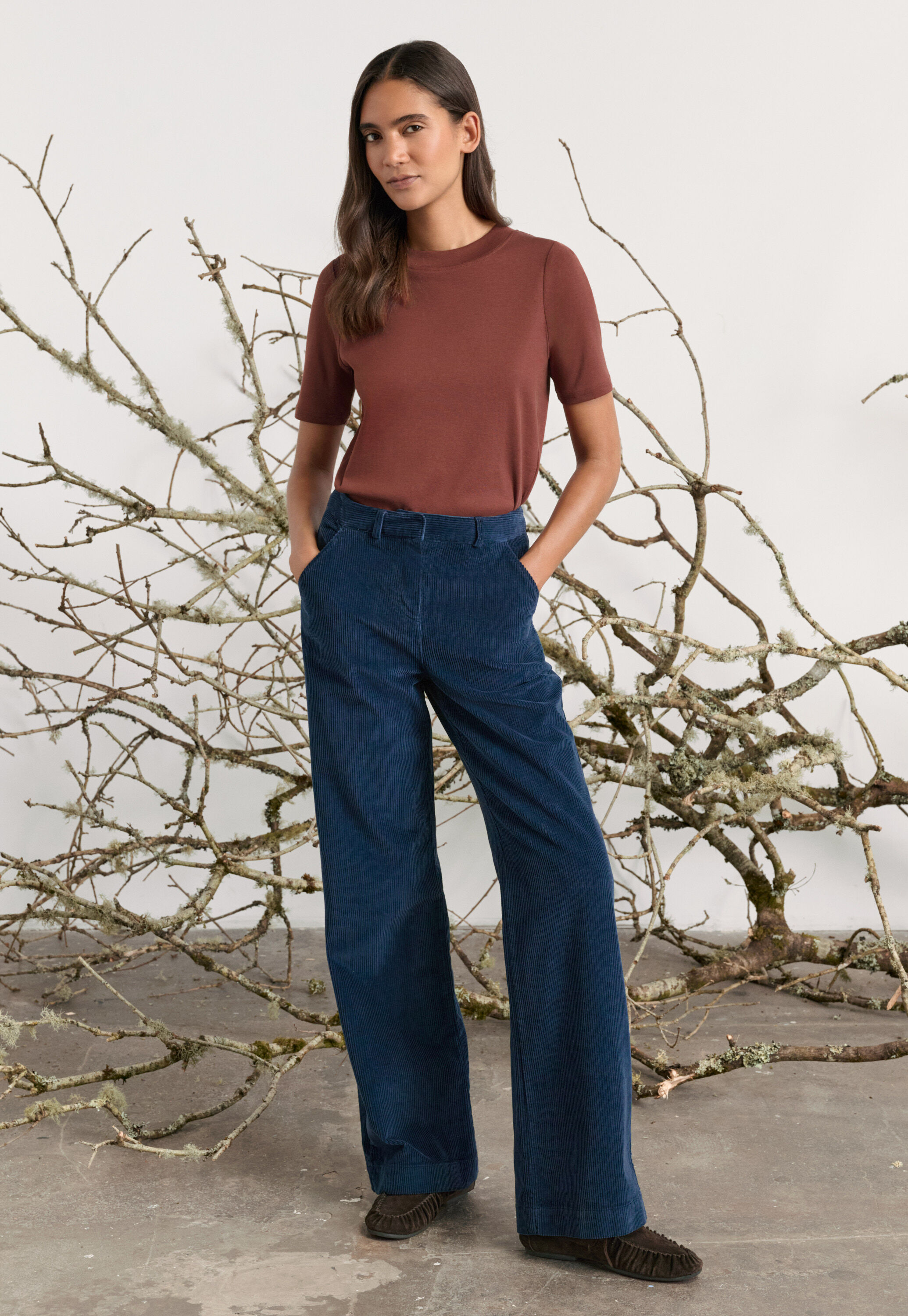 Wide-leg trousers