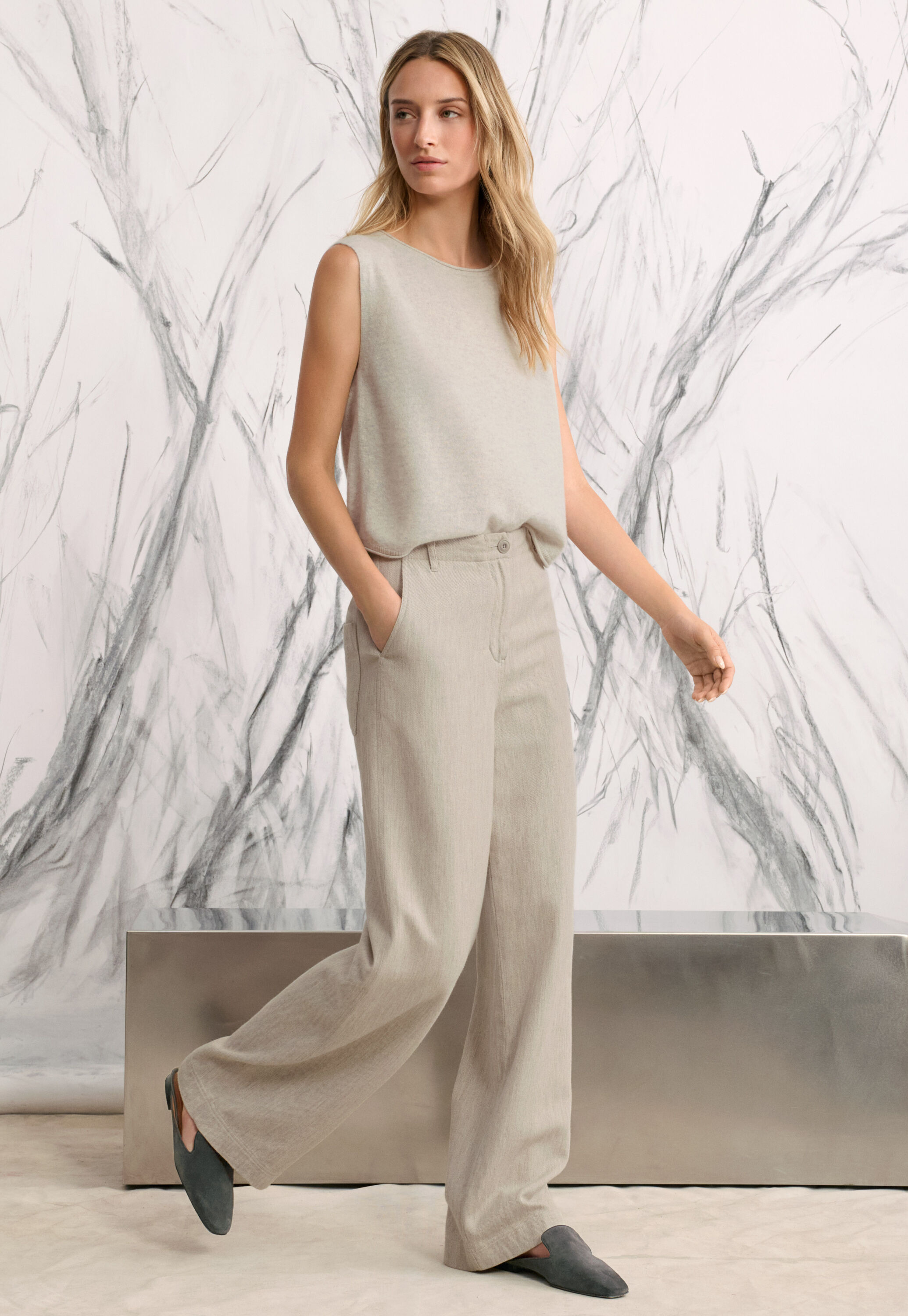 Straight-leg trousers