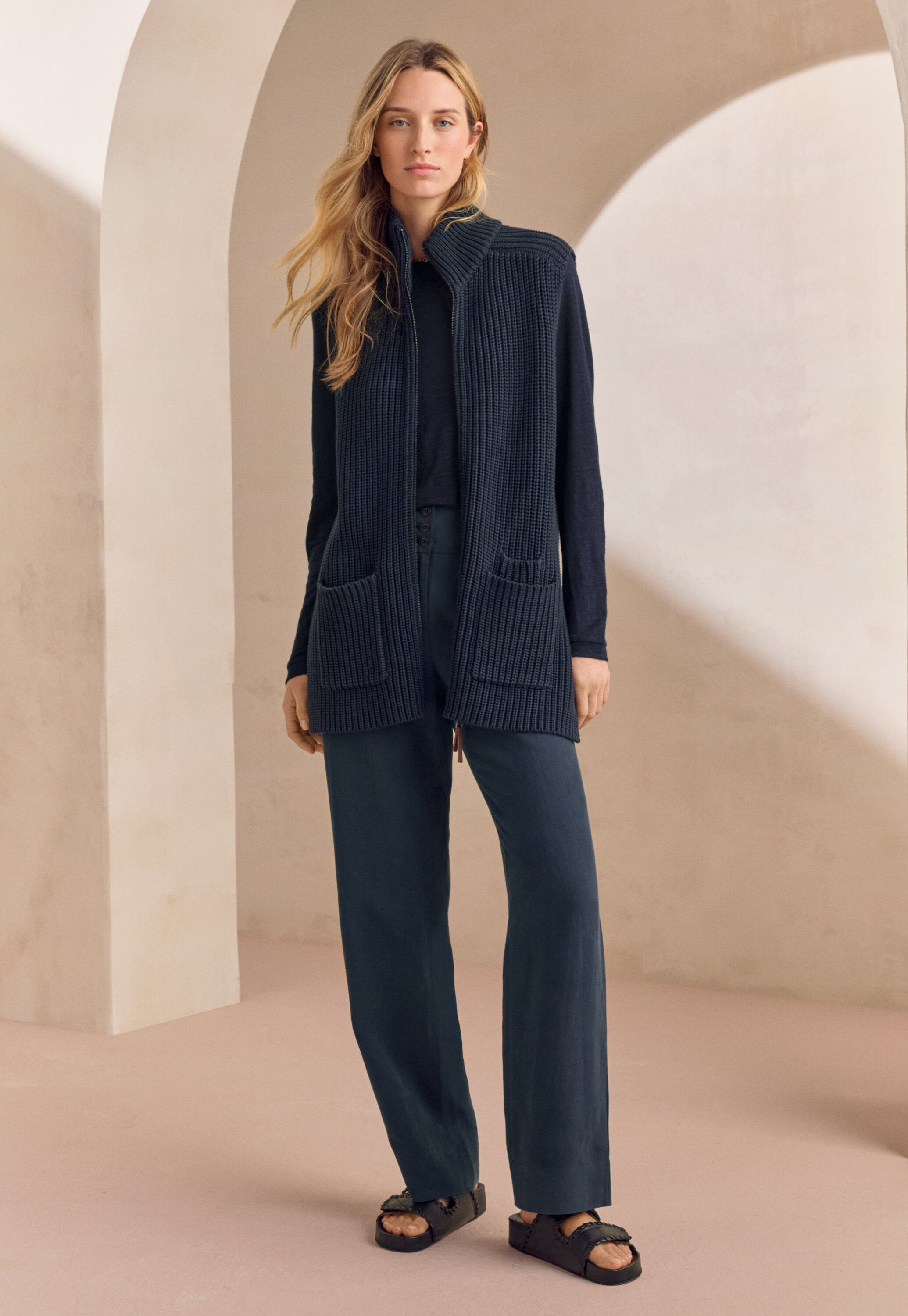 Straight-leg trousers