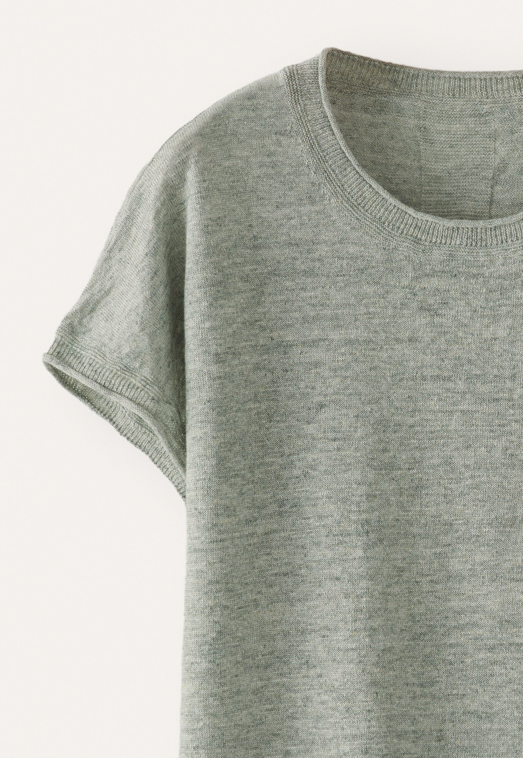 Short-sleeve sweater