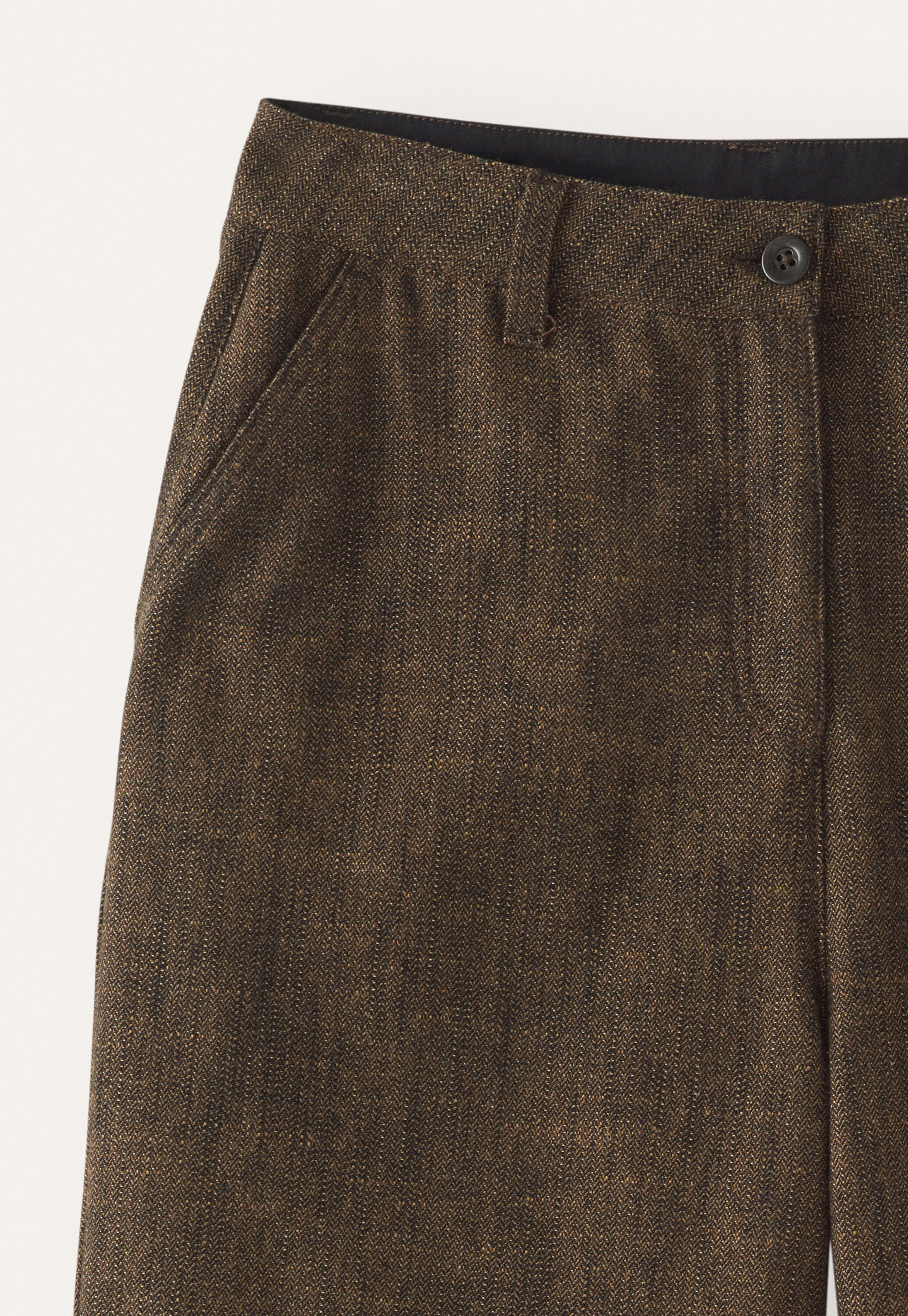Barrel leg trousers