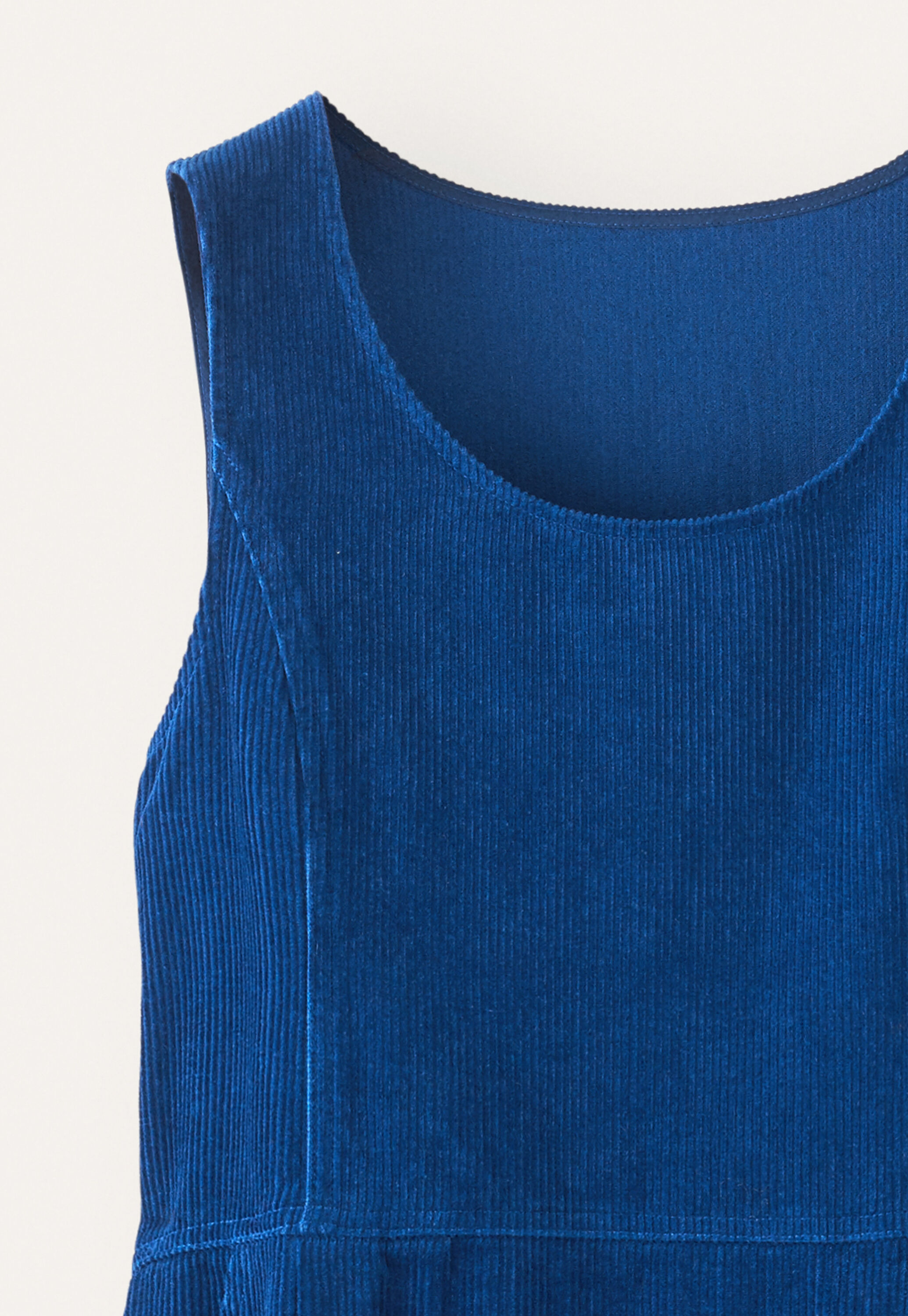Sleeveless dress