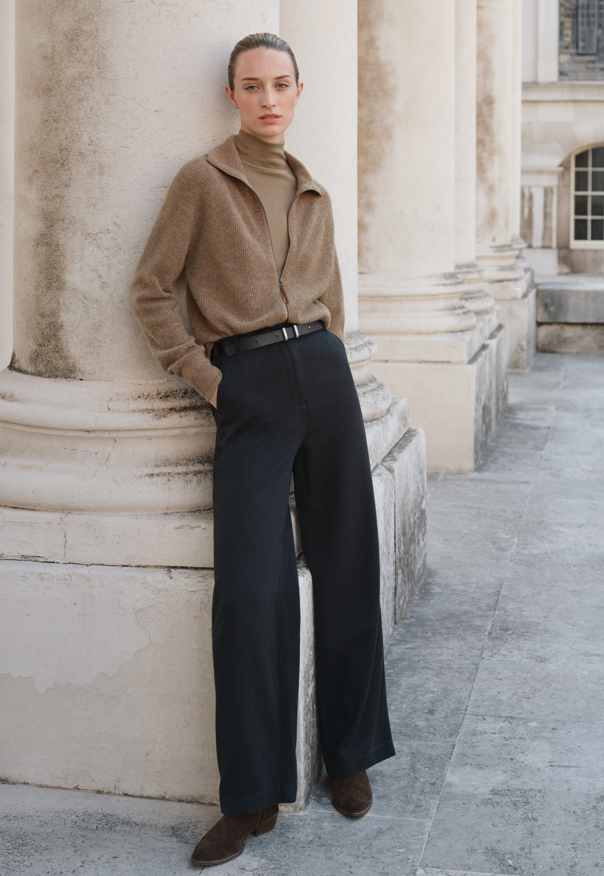 Straight-leg trousers