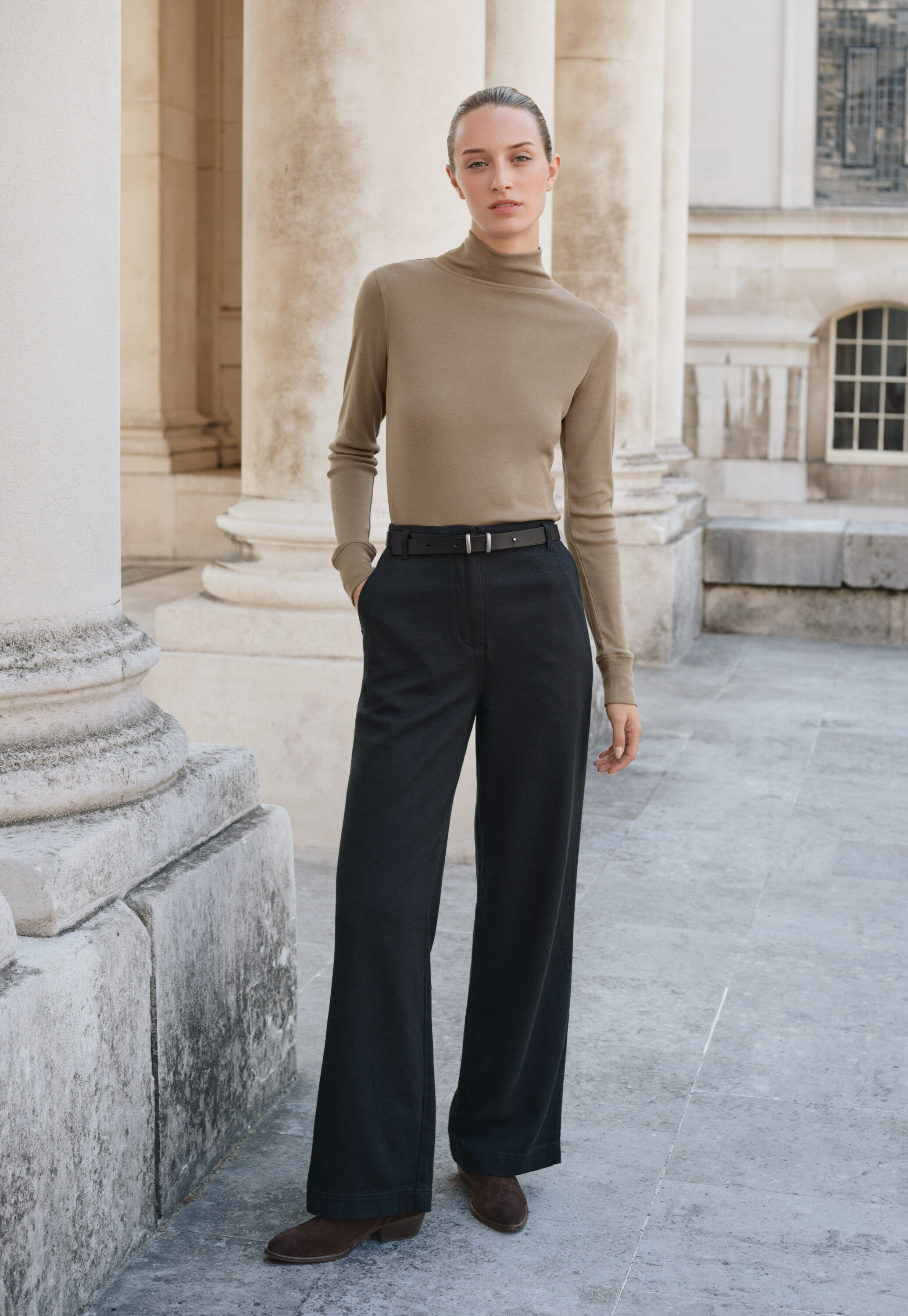 Straight-leg trousers