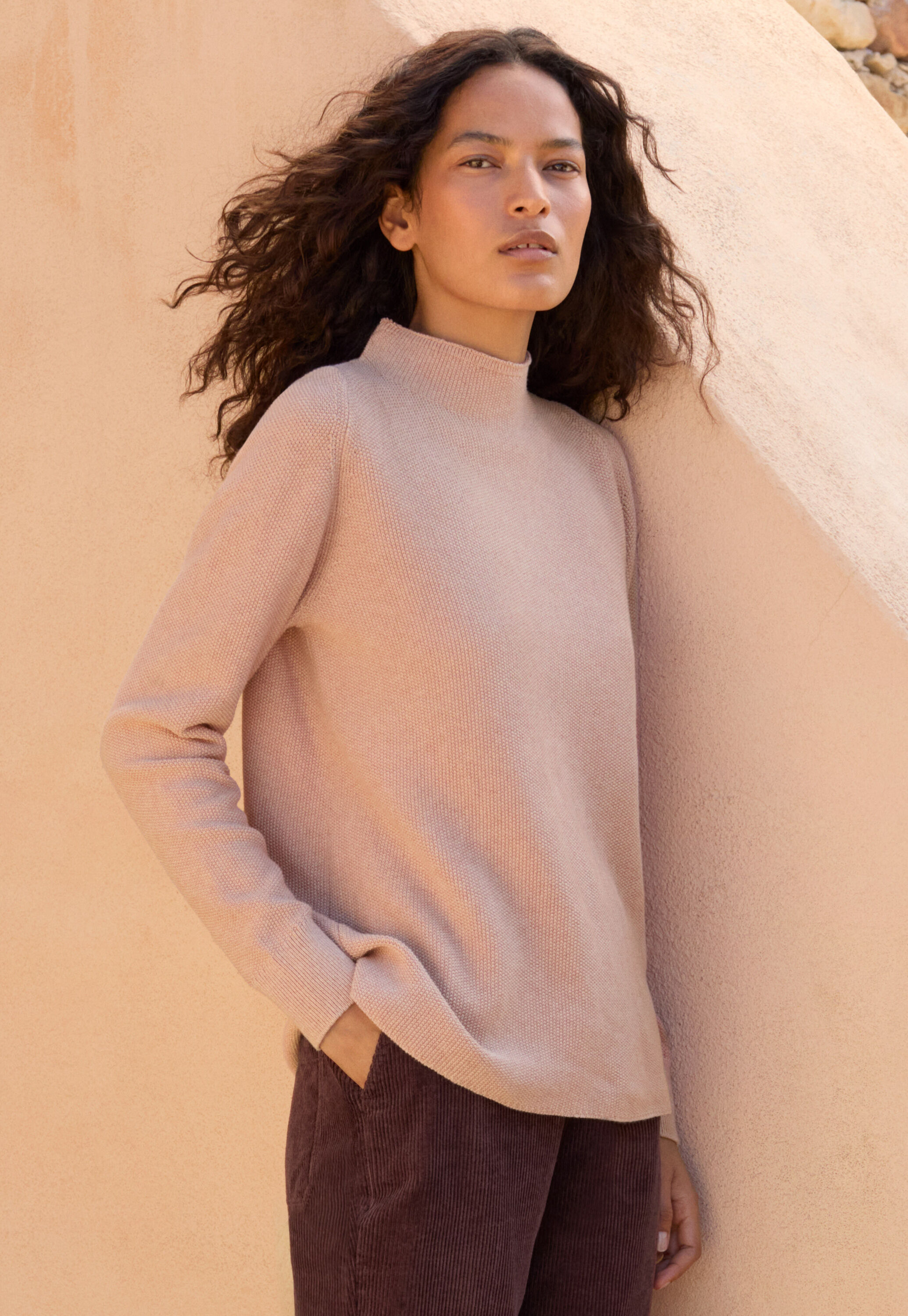 Barrel-leg trousers