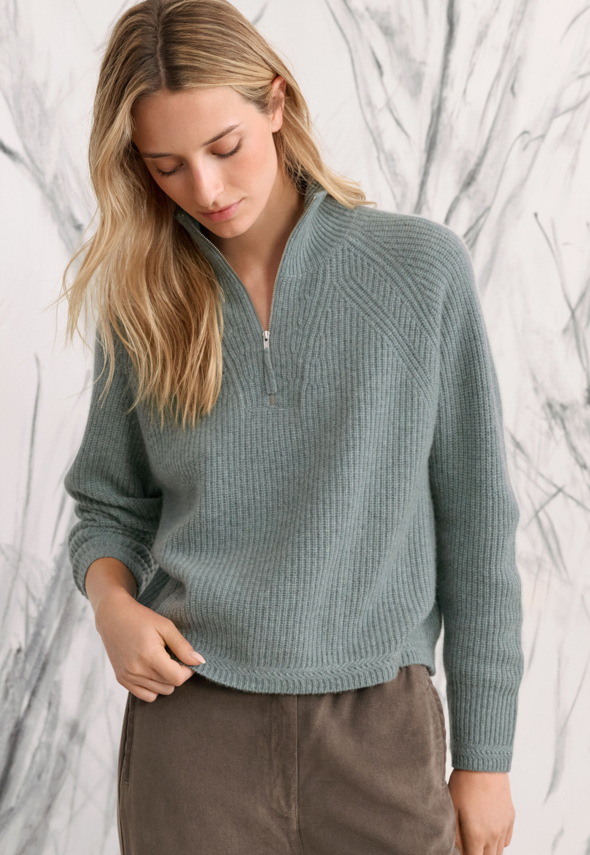 Round-neck sweater