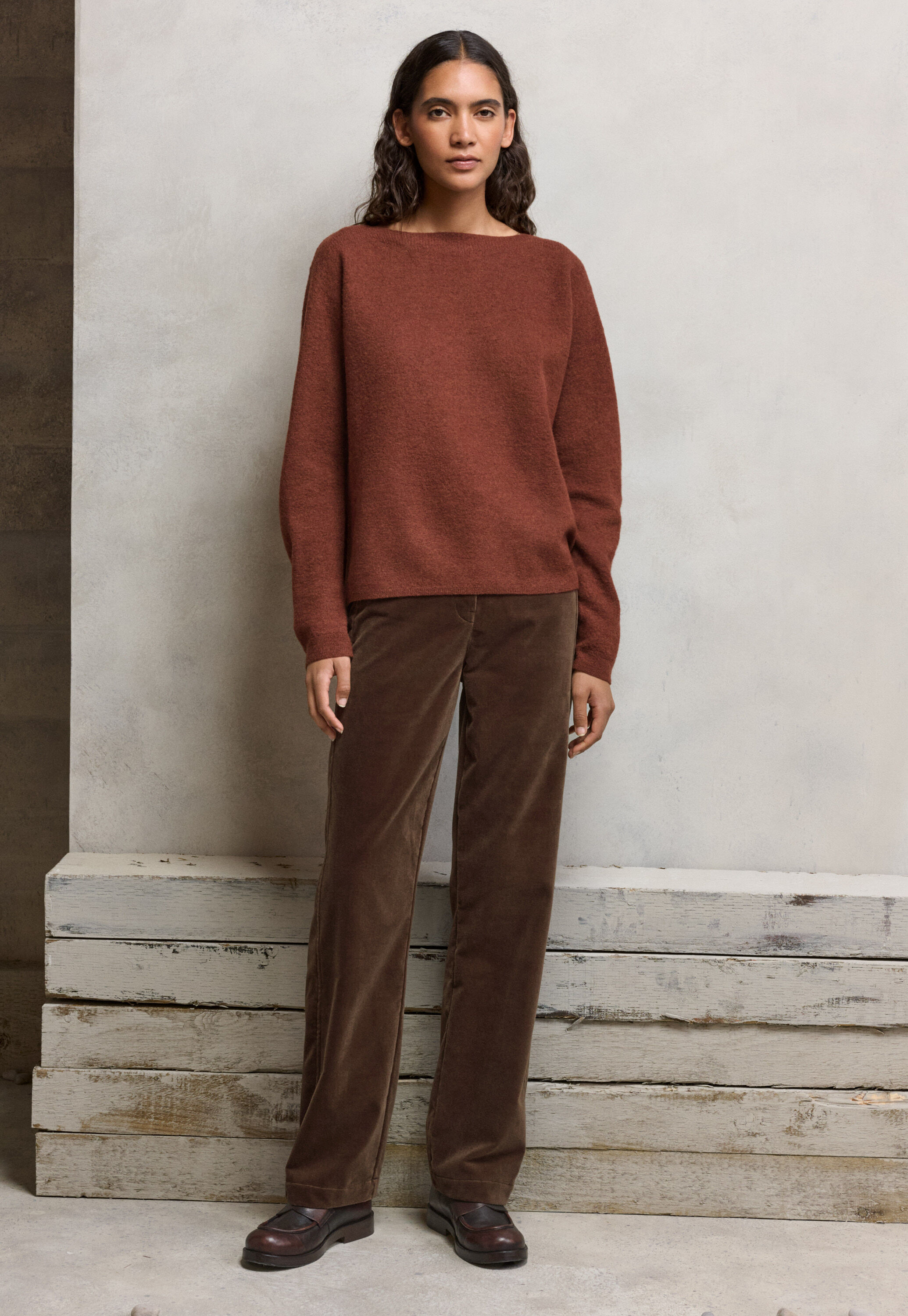 Straight-leg trousers