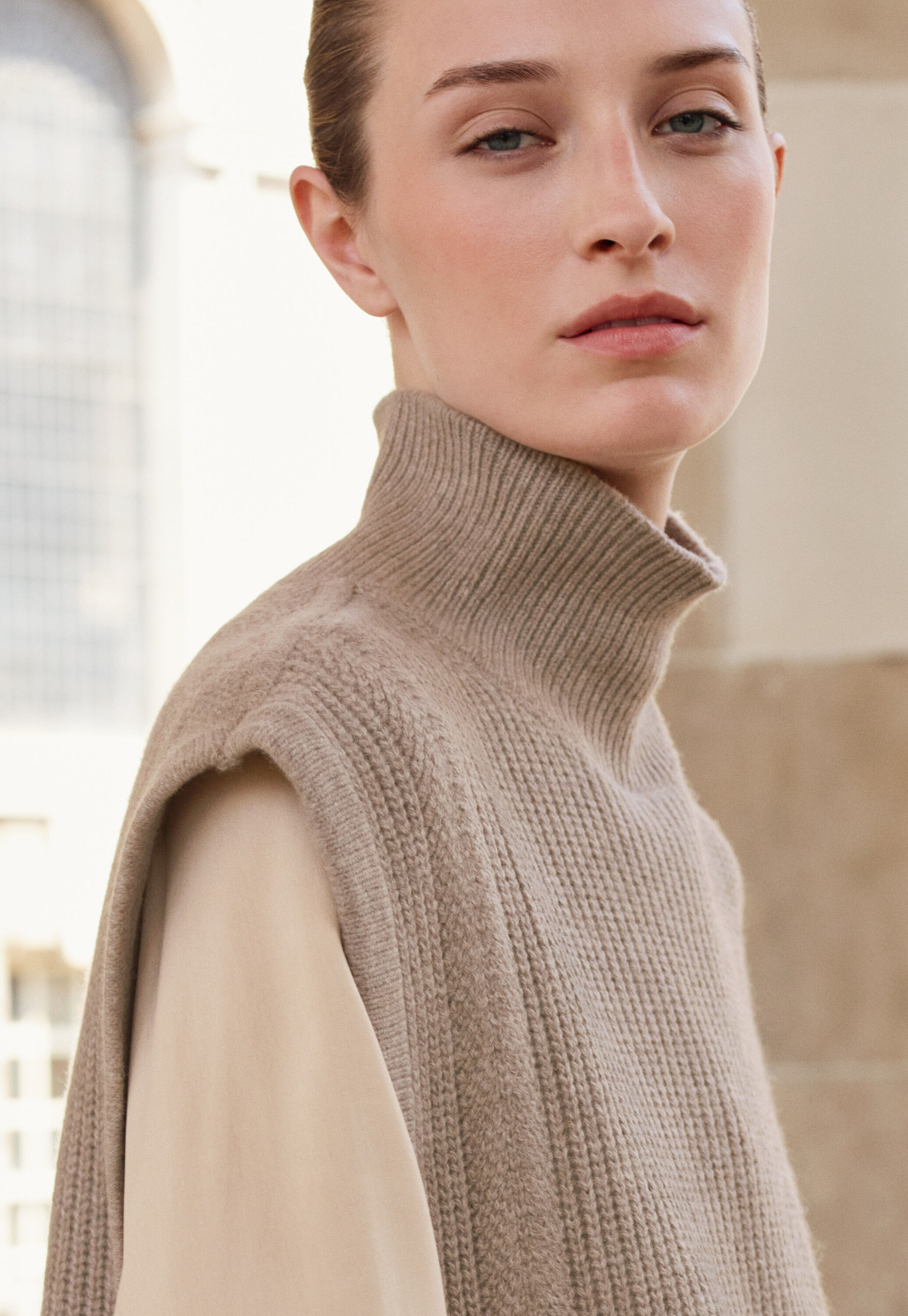 Round-neck sweater