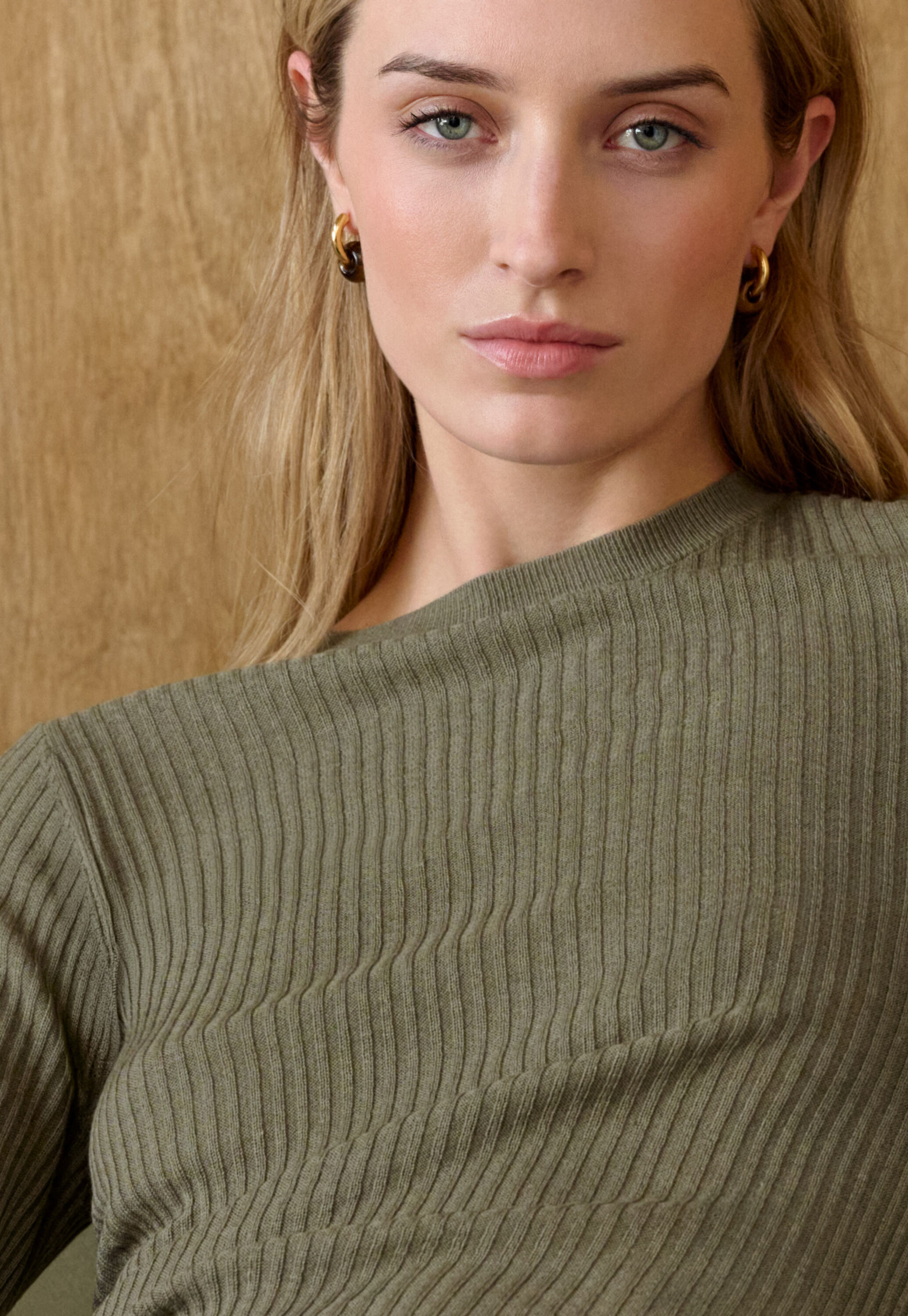 Raglan-sleeve blouse