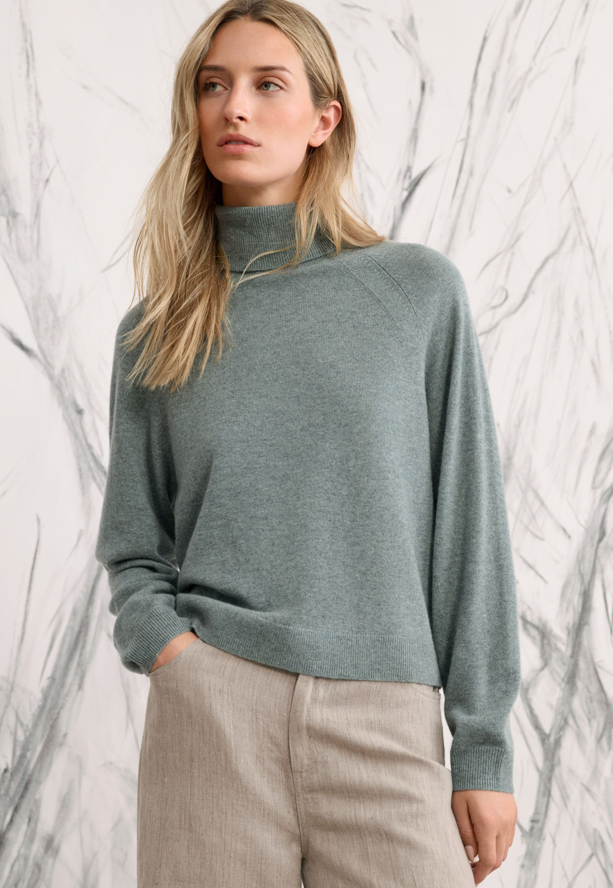 Round-neck sweater