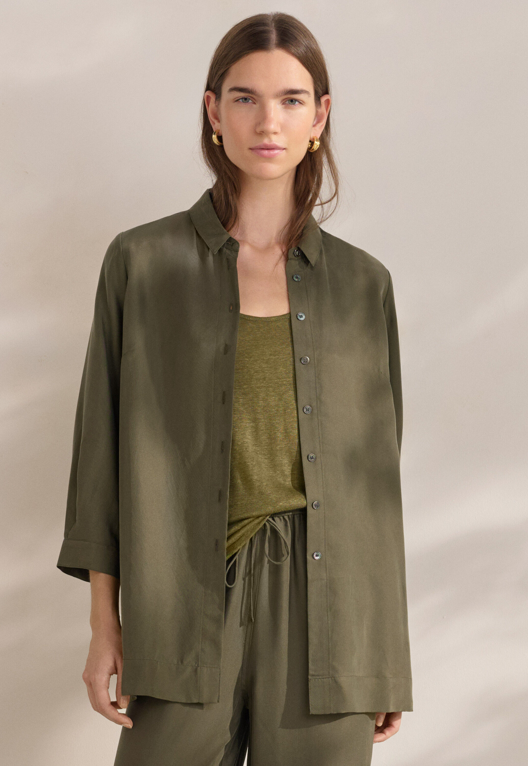 Deep side-split shirt
