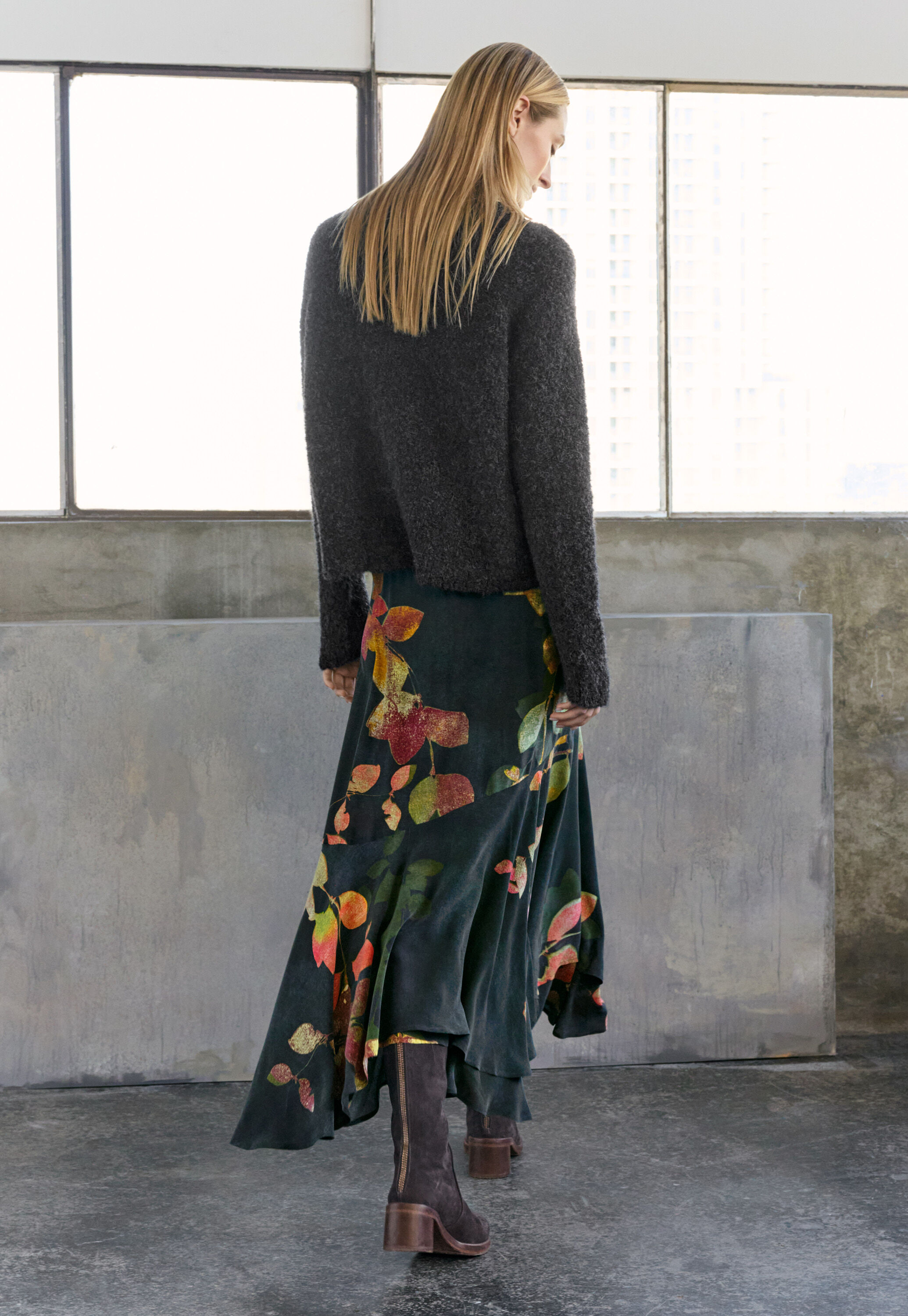 Asymmetric fluted hem skirt, Charcoal plum, large